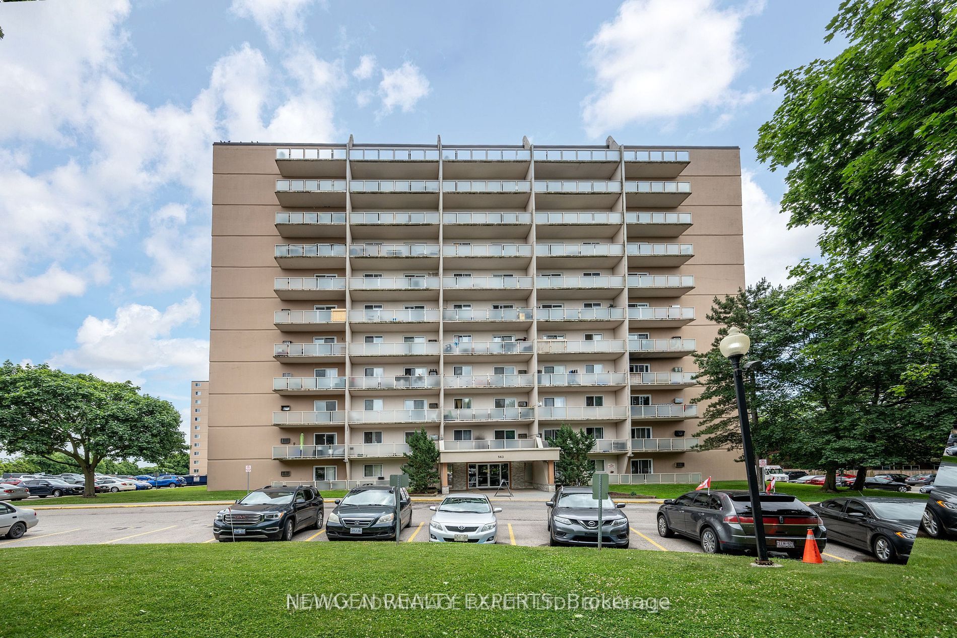 563 MORNINGTON Avenue 606