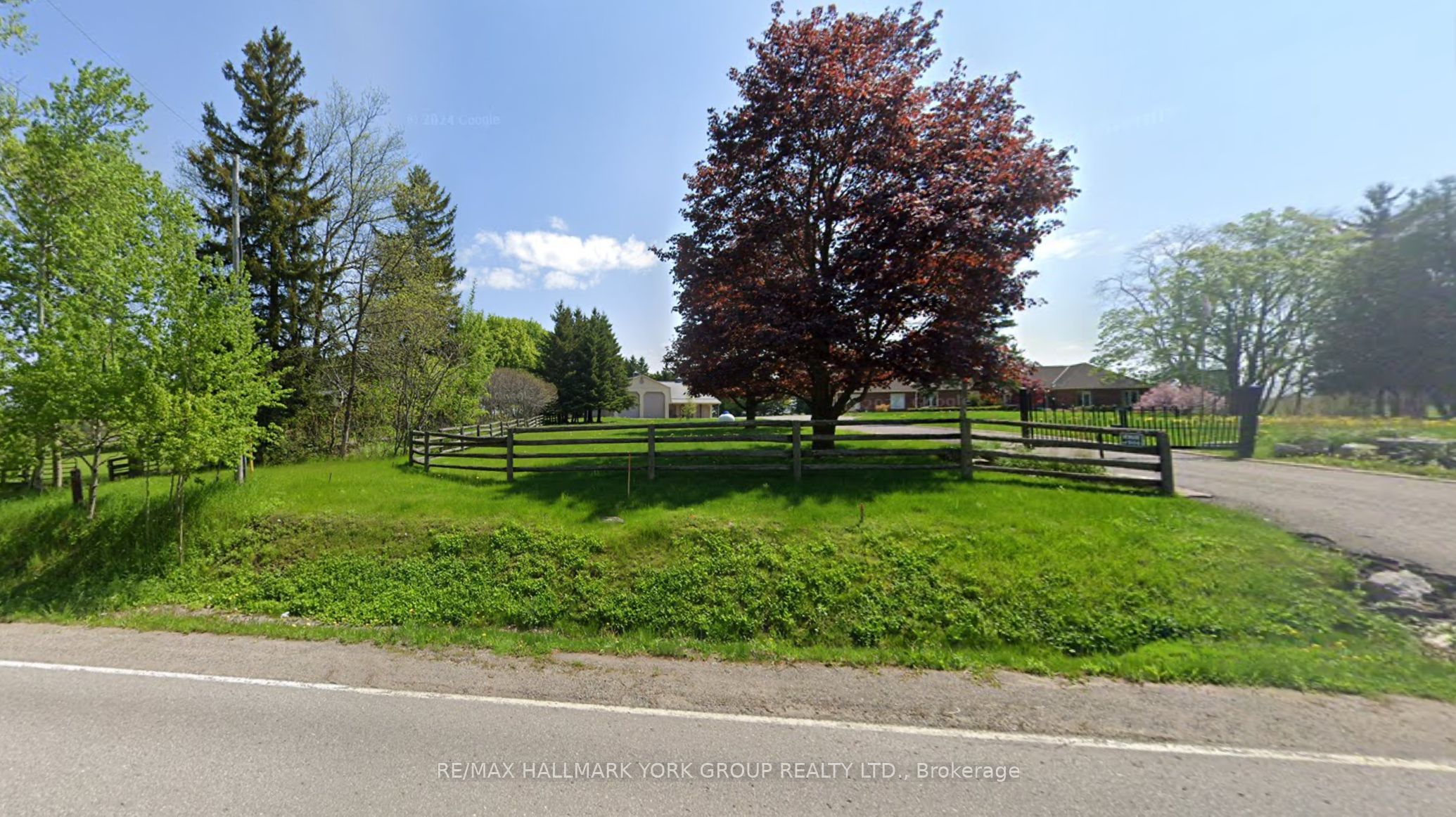 16333-16401 Dufferin Street