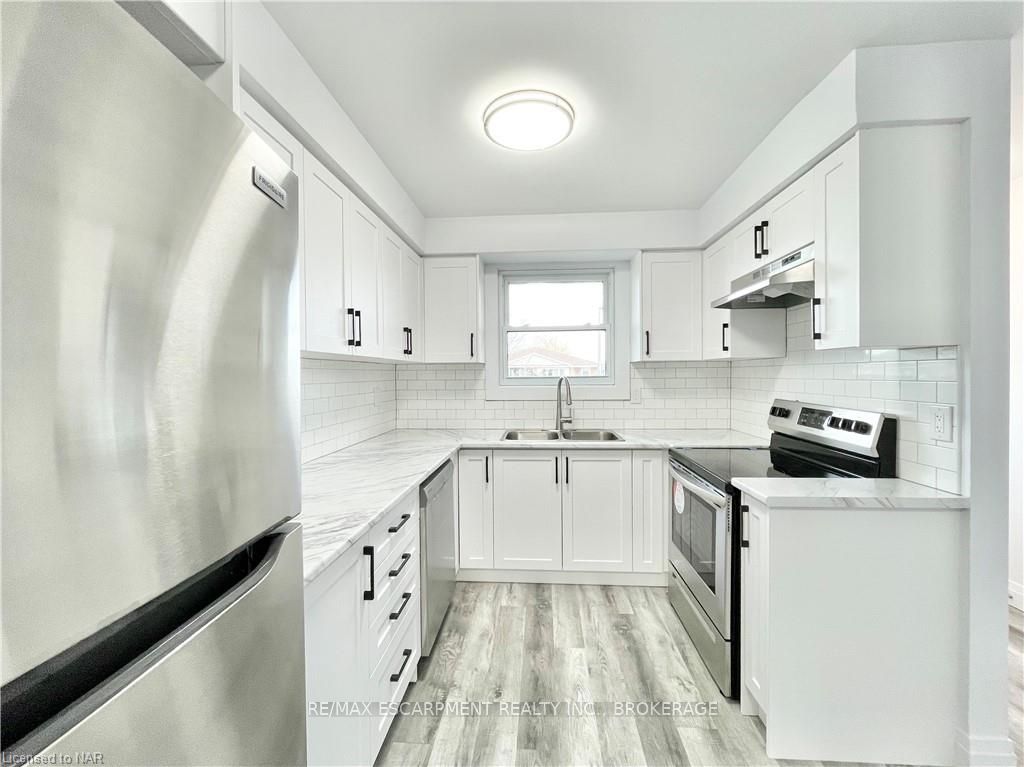 76 Marc Boulevard