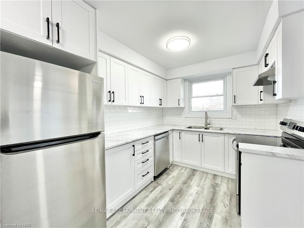 76 Marc Boulevard