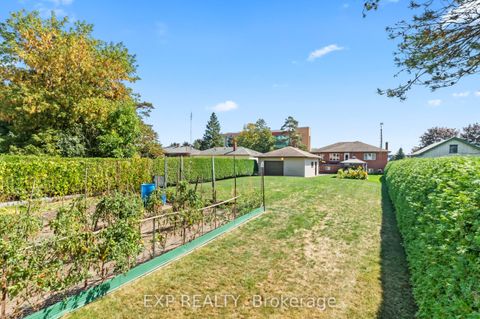 592 Taunton Road W Oshawa ON L1H 7K4