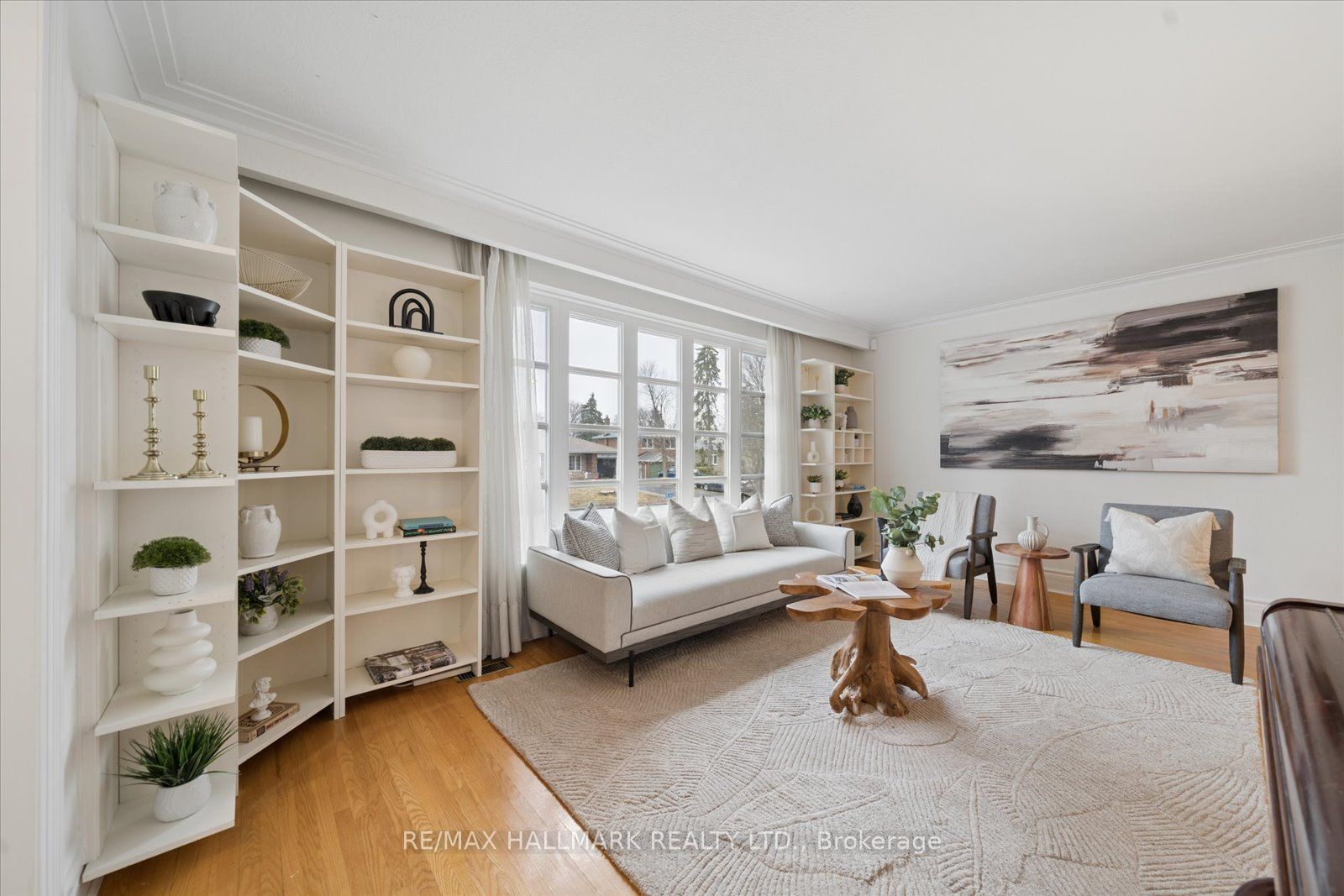 2 Valleycrest Avenue