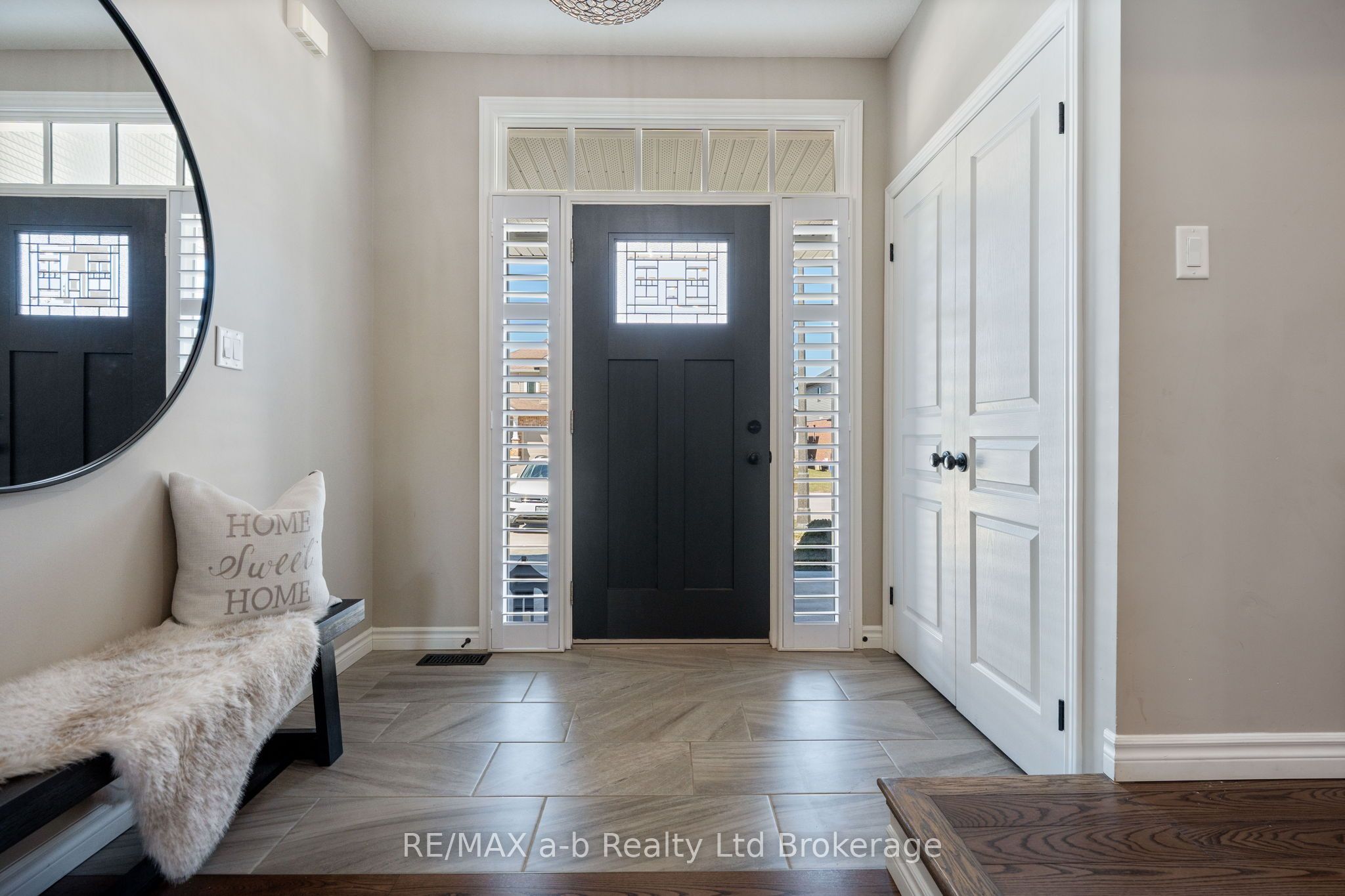 11 CHAMBERLAIN Avenue