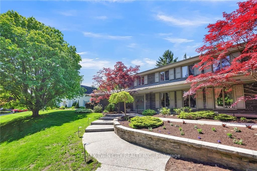 61 Huntley Crescent