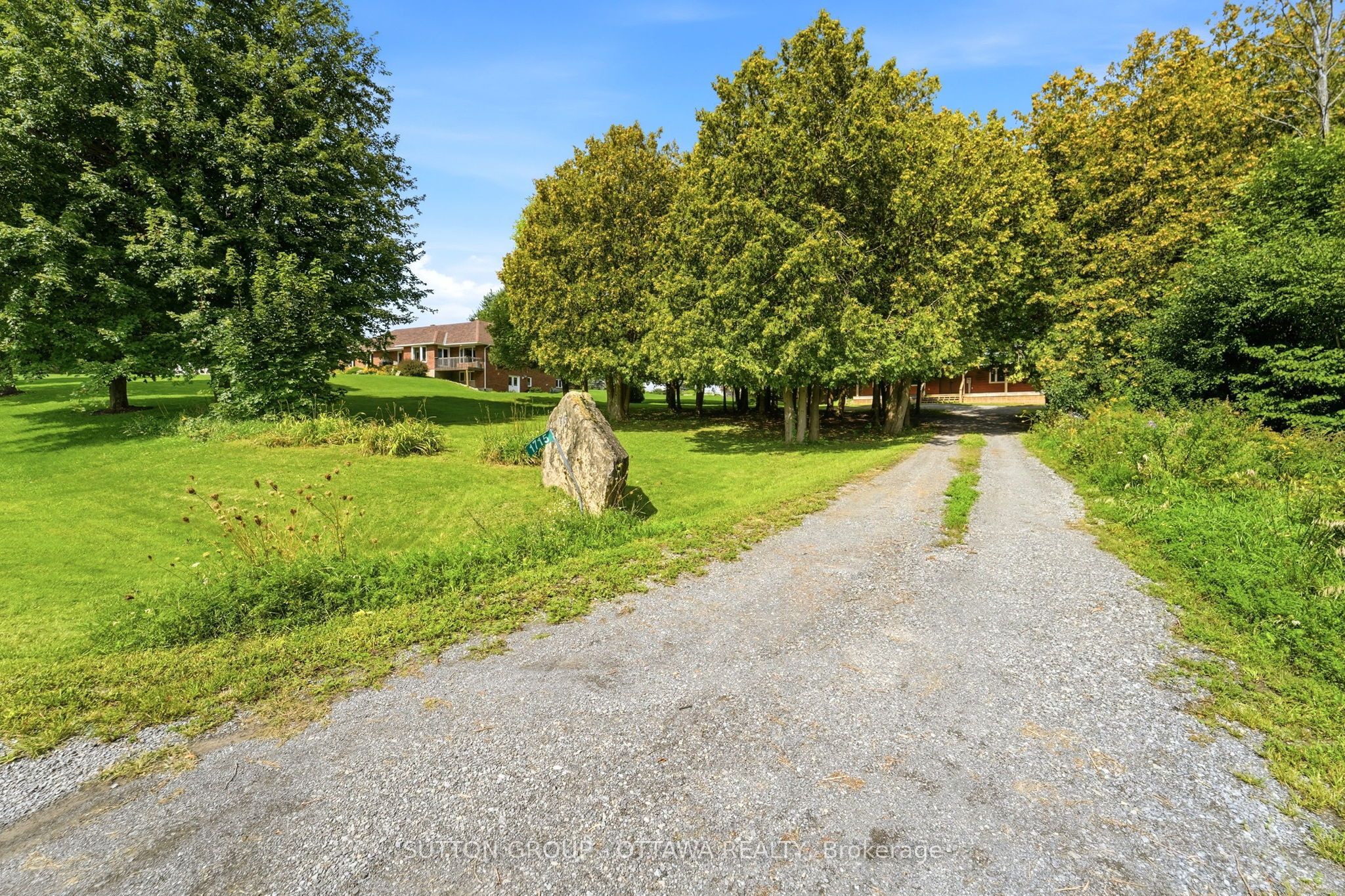 1715 Carsonby Road E