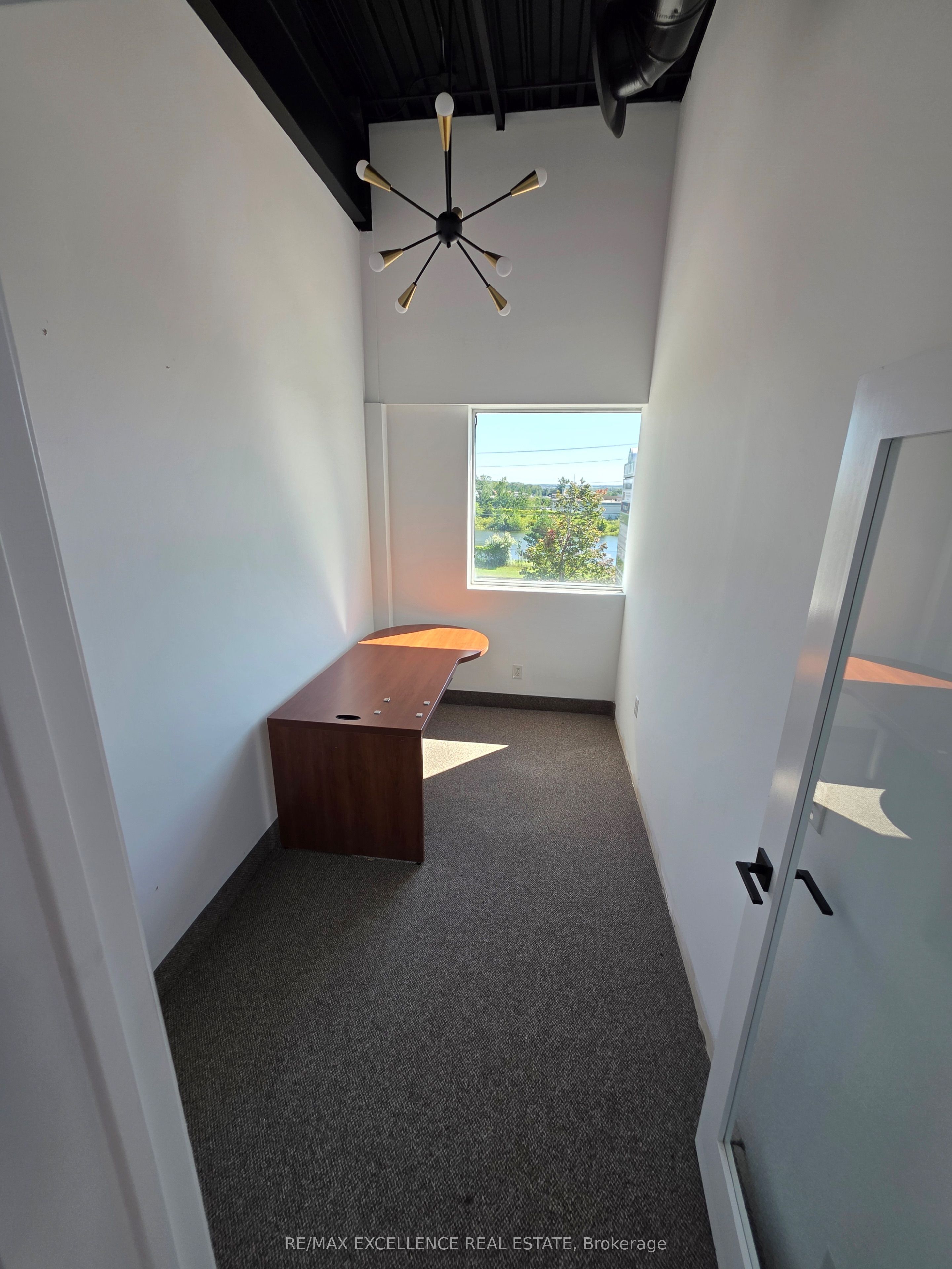 576 Bryne Drive P (Mezzanine)