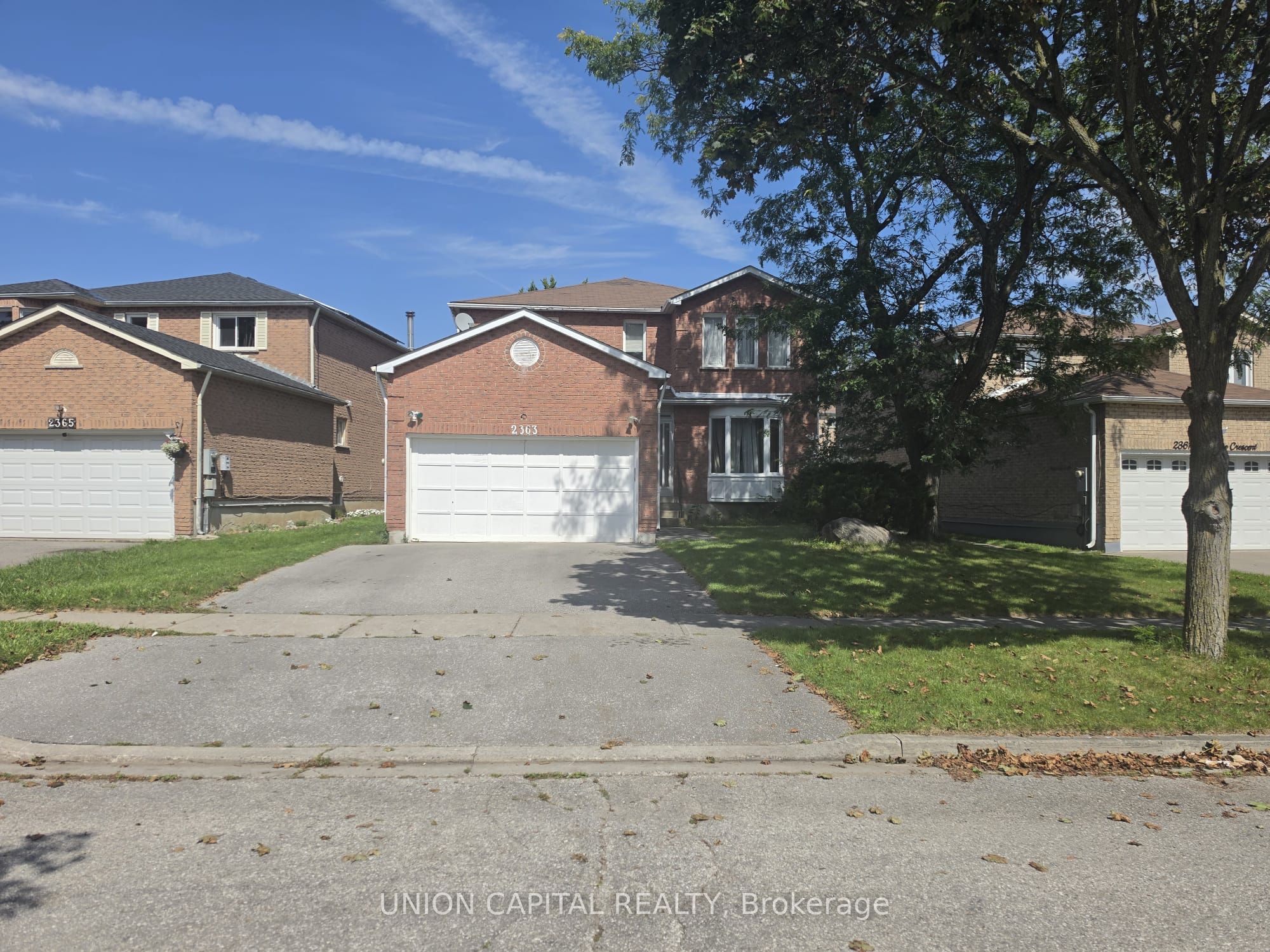 2363 Strathmore Crescent