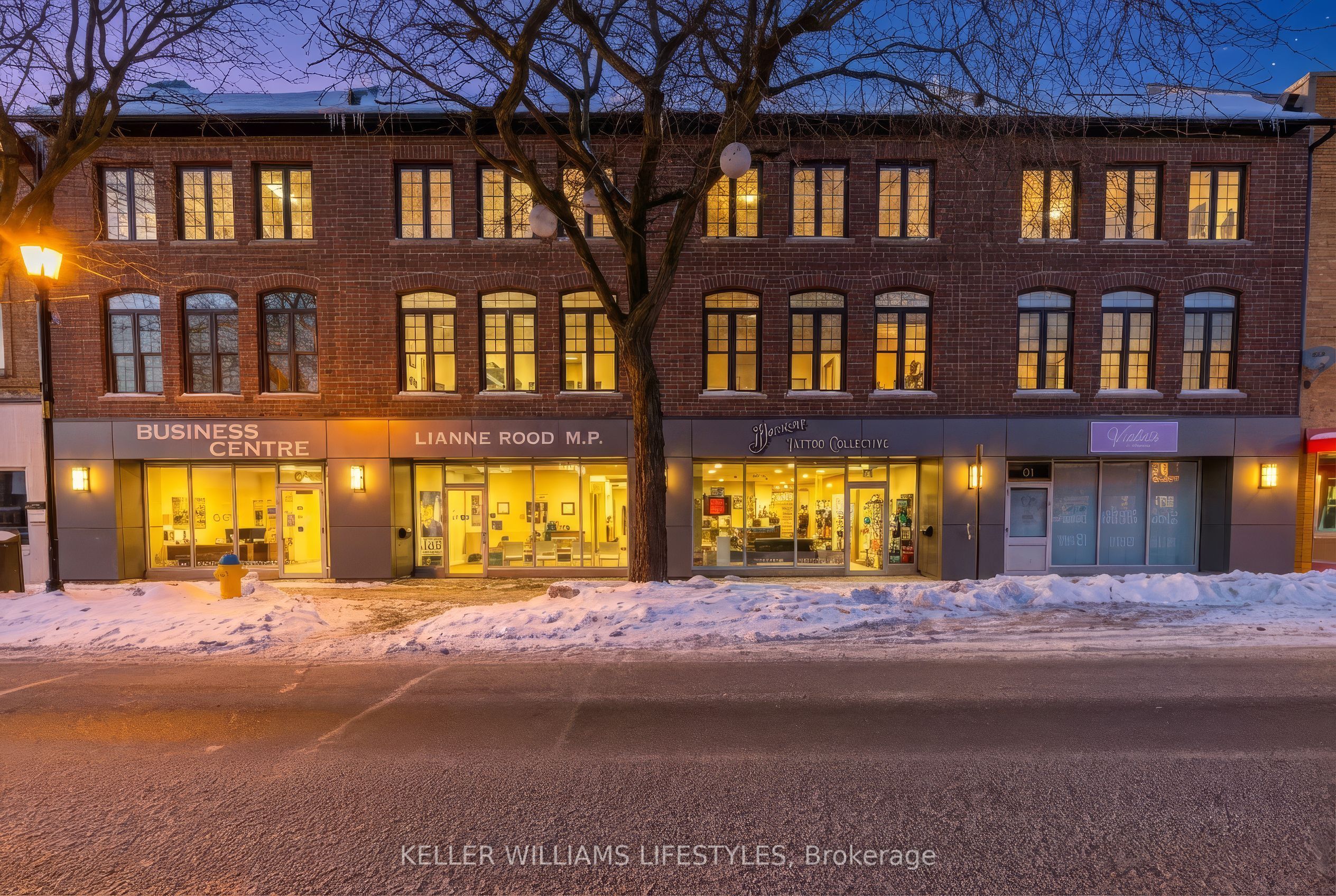 63 Front Street W
