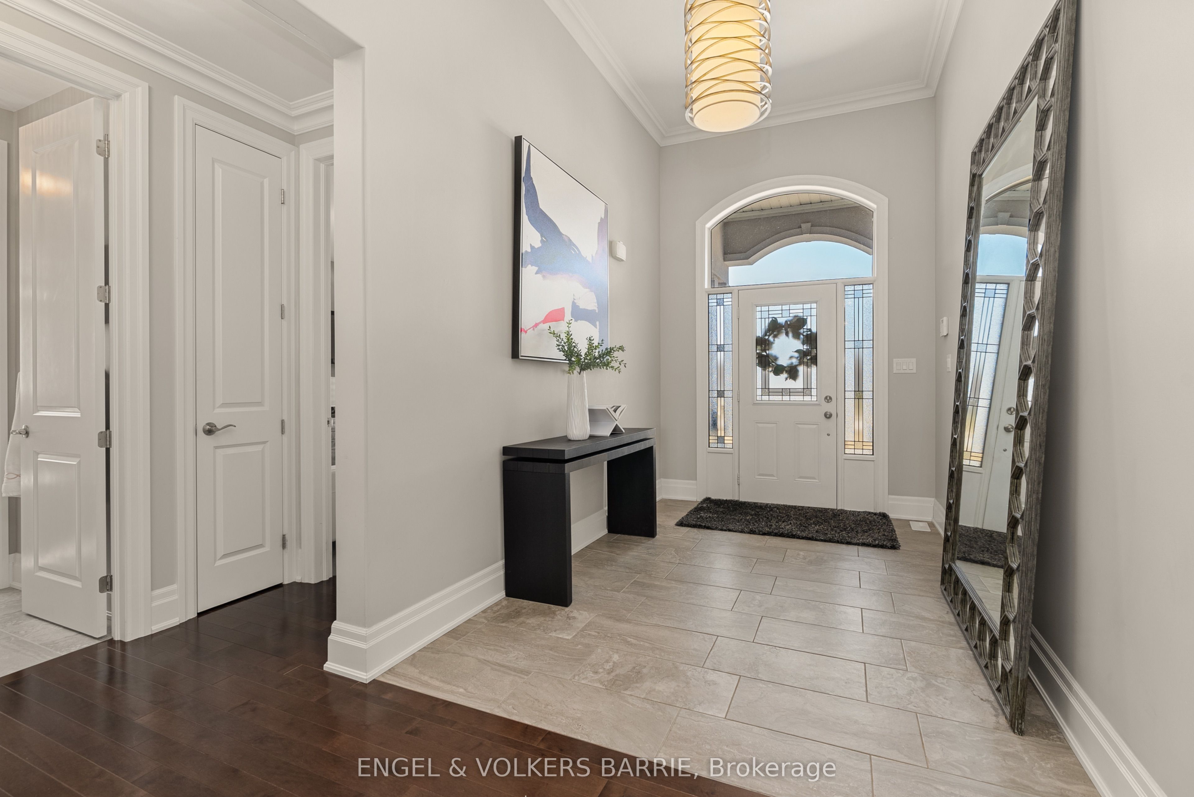 327 Sunnybrae Avenue