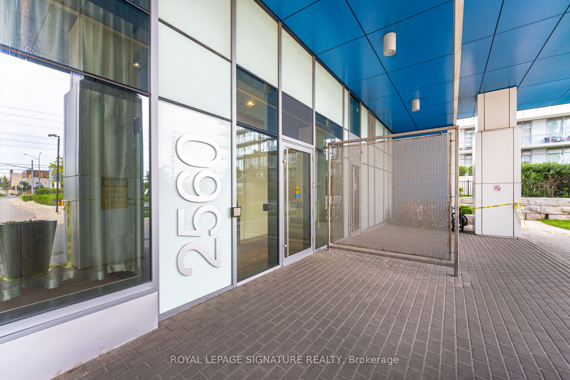 2560 Eglinton Avenue W 313