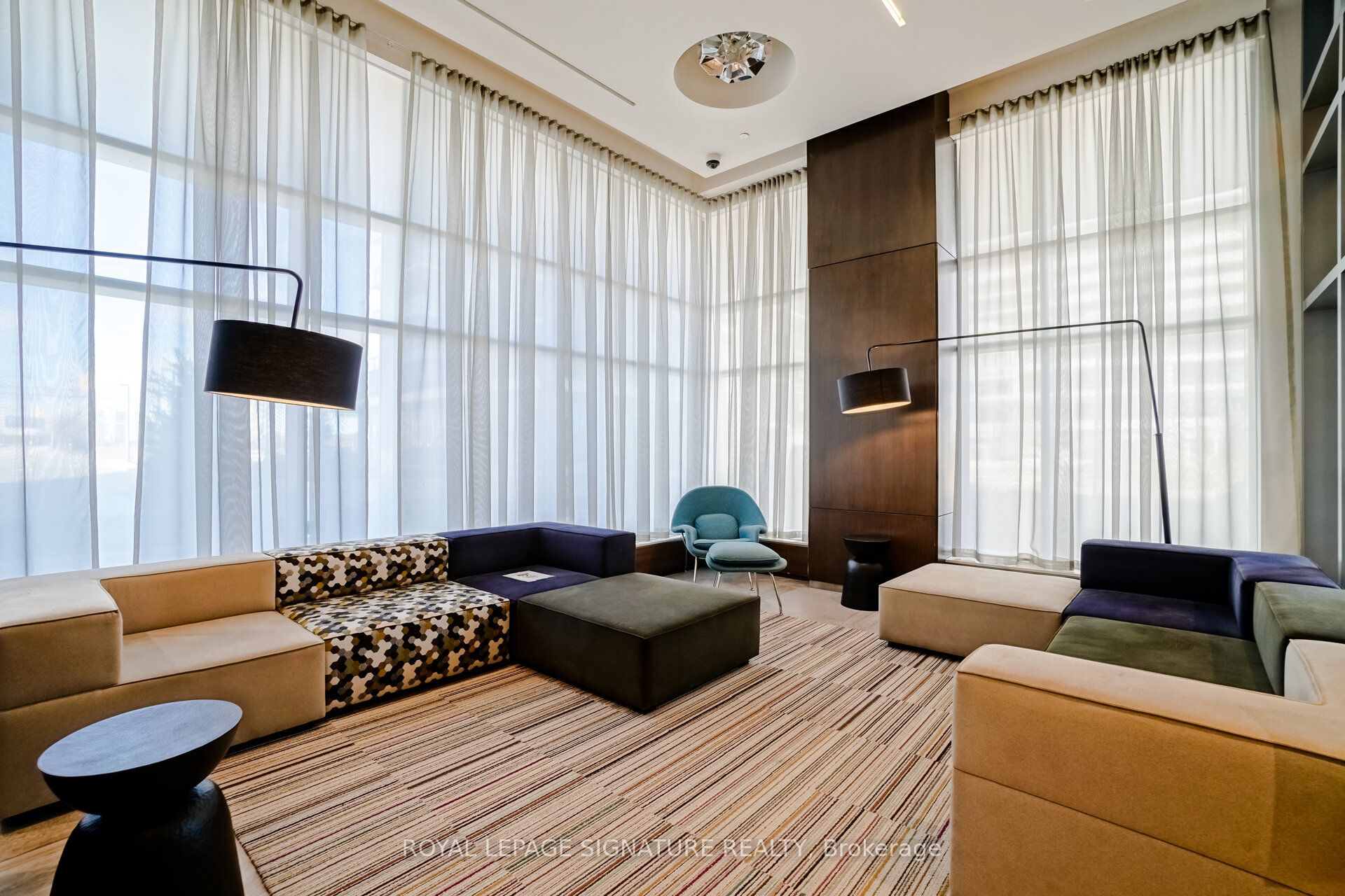 2560 Eglinton Avenue W 313