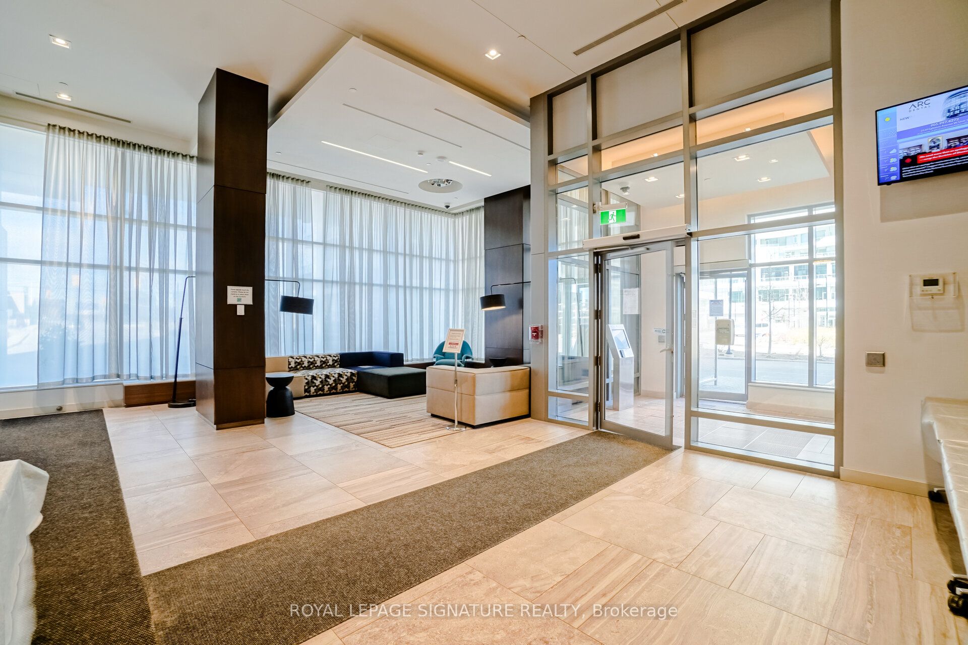 2560 Eglinton Avenue W 313