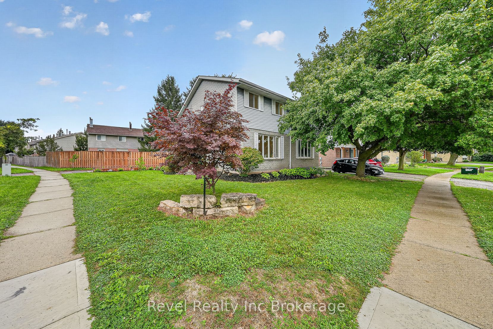 995 Cree Avenue
