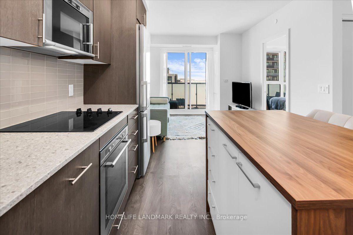 2550 Simcoe Street N 2011