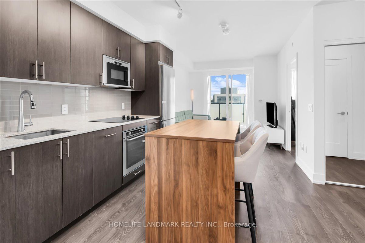 2550 Simcoe Street N 2011