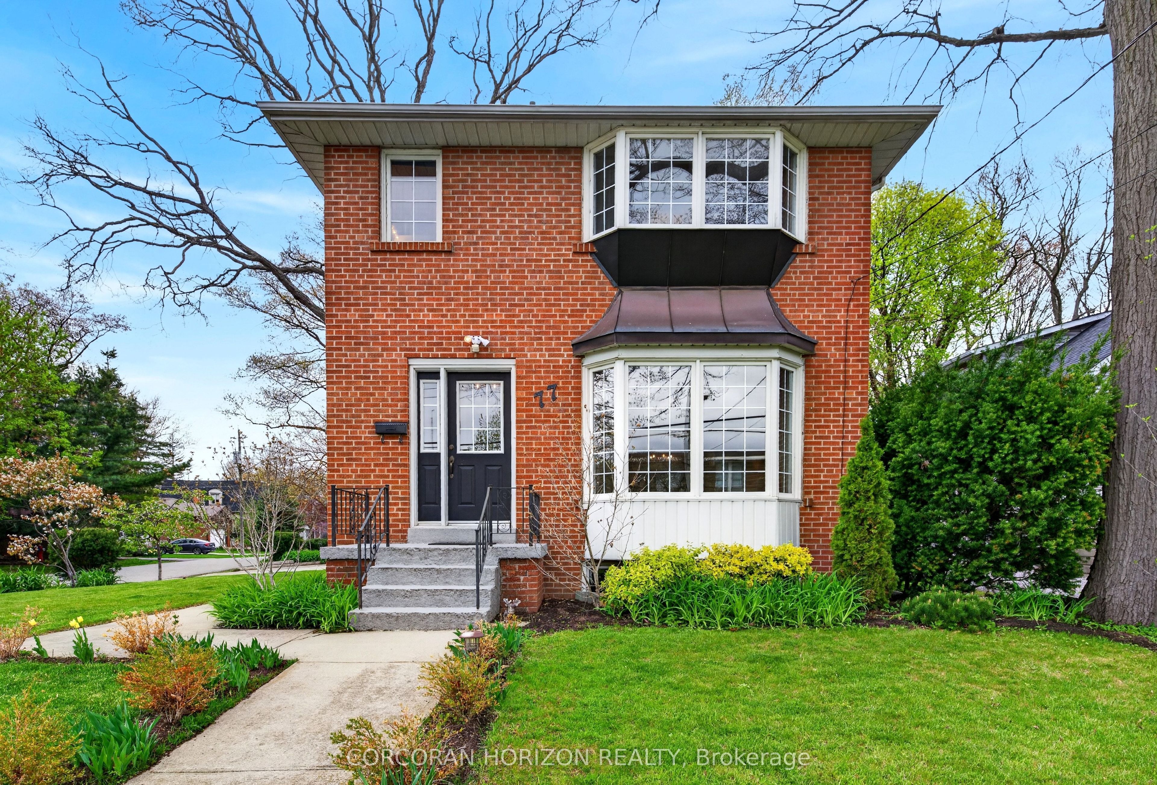 77 Mineola Road E