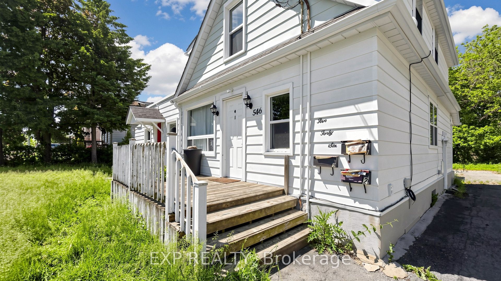 546 Park Road S