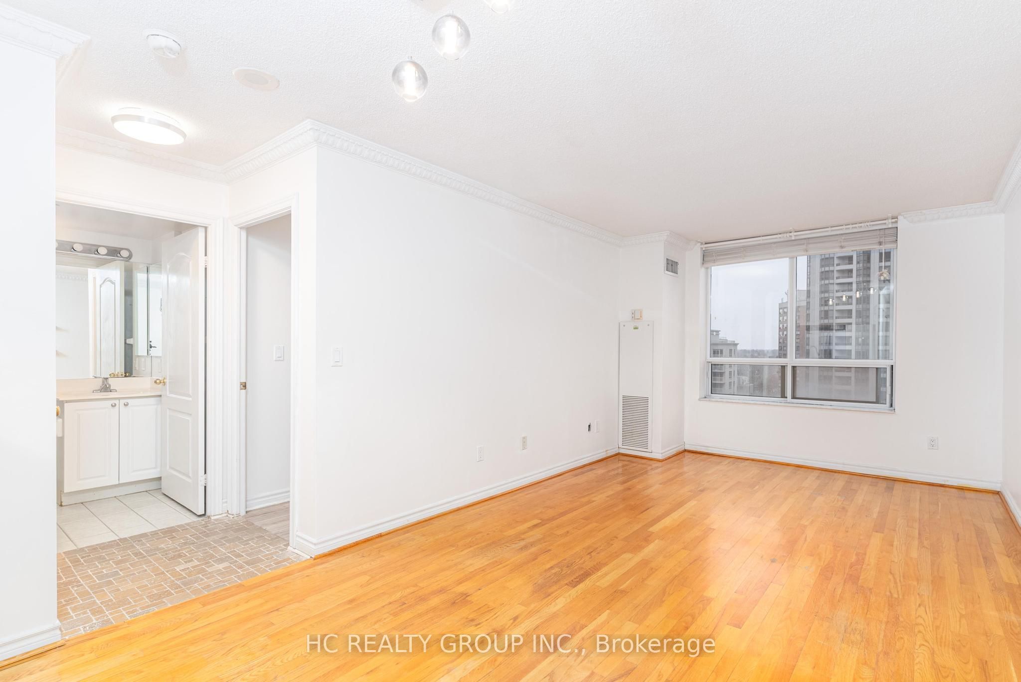 18 Sommerset Way 1008