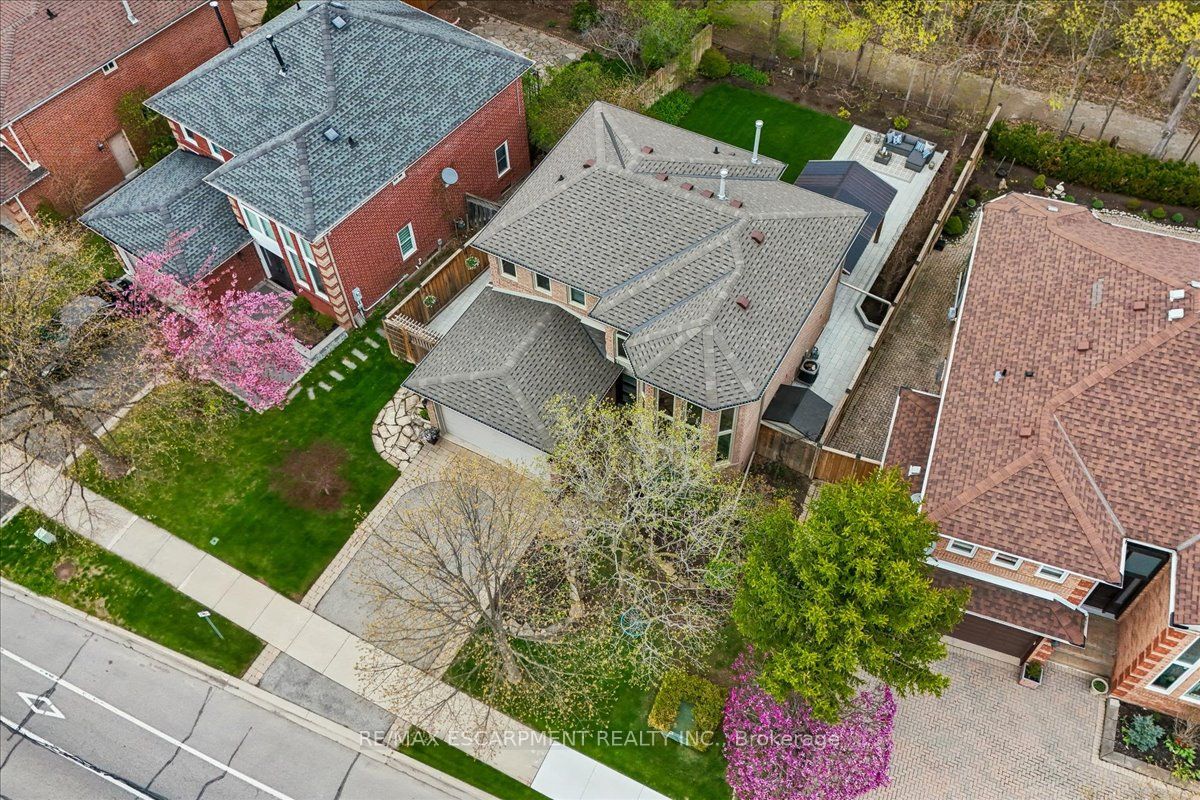 1257 MCCRANEY Street E