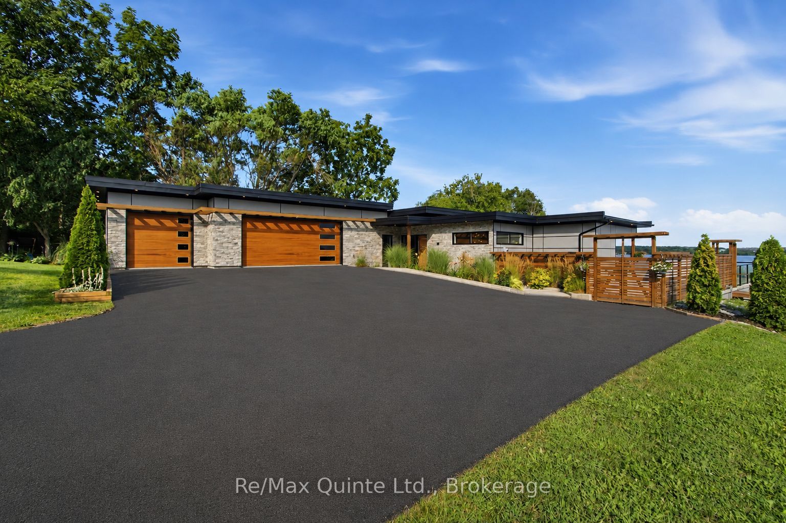 8 Bayview Point Road
