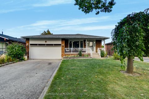 8 Malcolm Crescent Brampton ON L6S 3C8