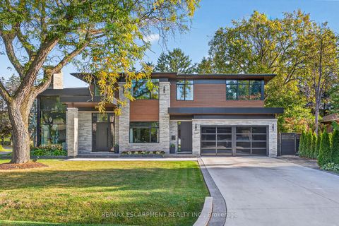 1441 Lochlin Trail Mississauga ON L5G 3V5