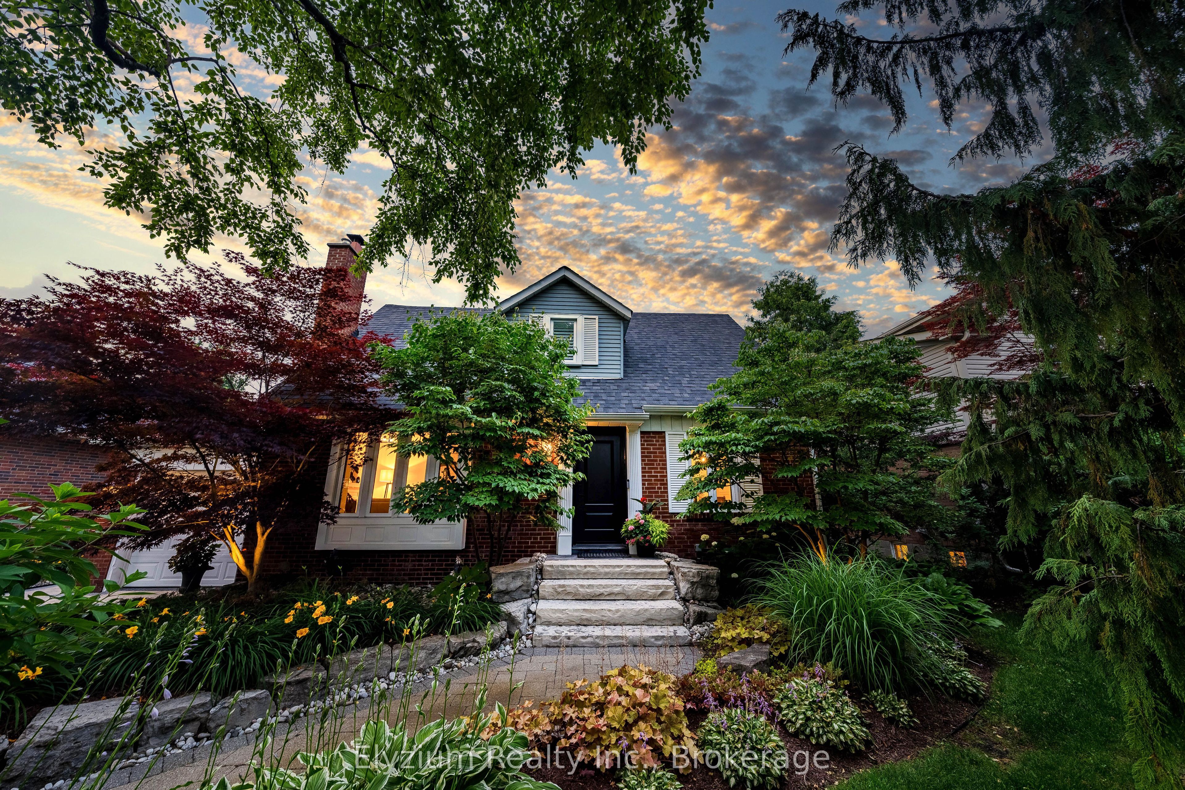 2181 Harcourt Crescent