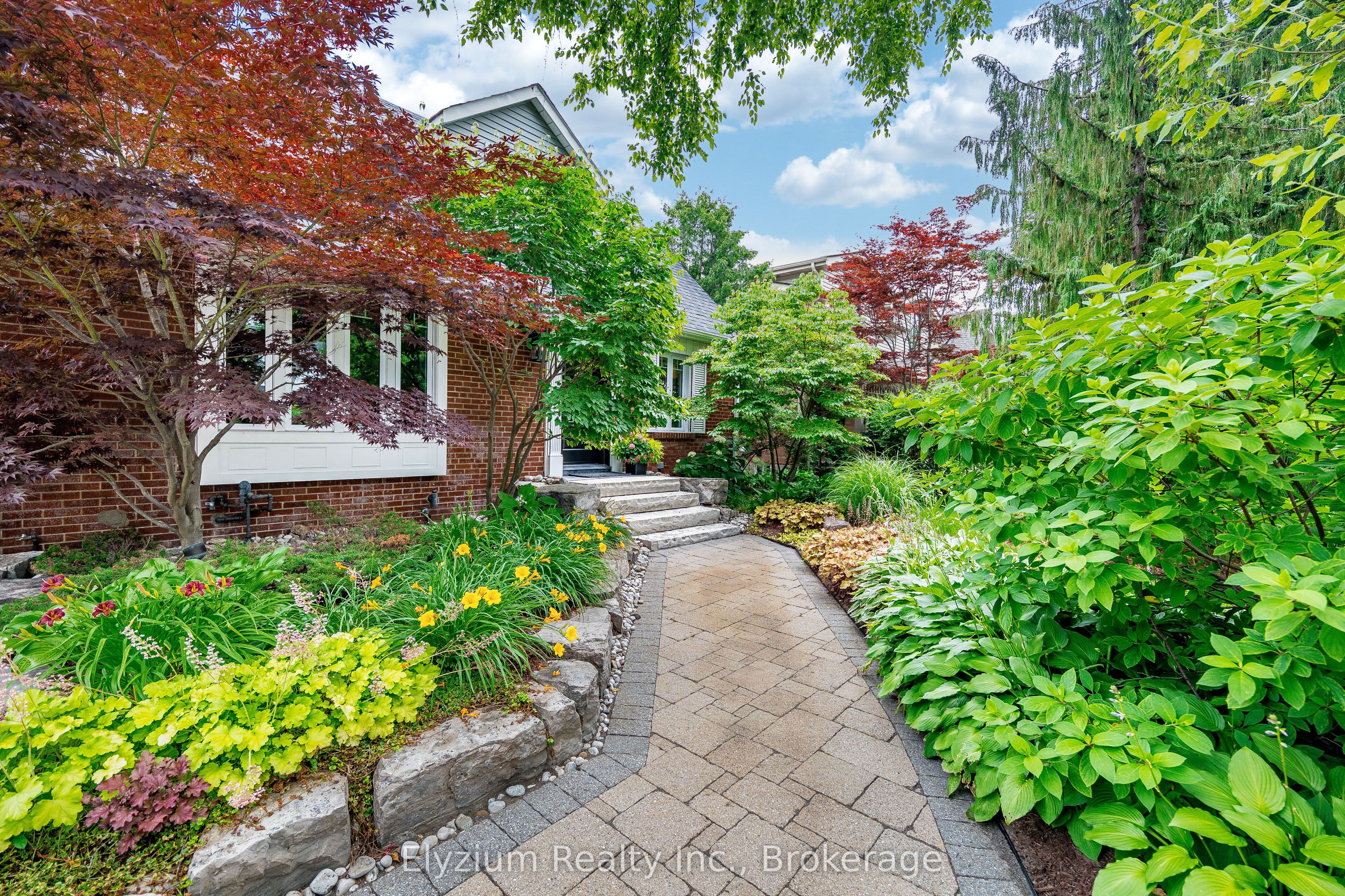 2181 Harcourt Crescent