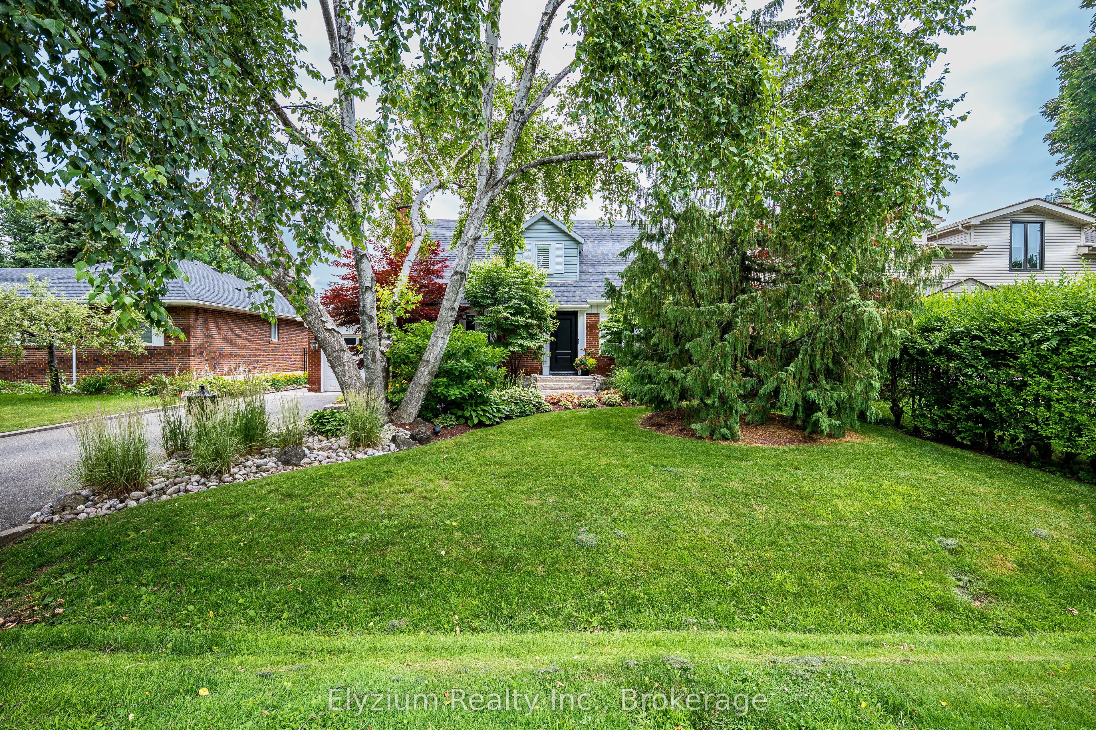 2181 Harcourt Crescent