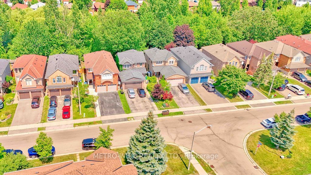 3706 Forest Bluff Crescent