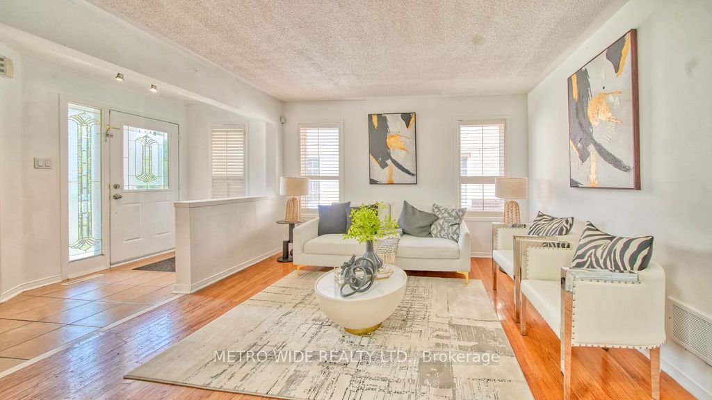 3706 Forest Bluff Crescent
