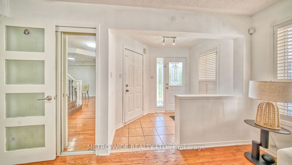 3706 Forest Bluff Crescent
