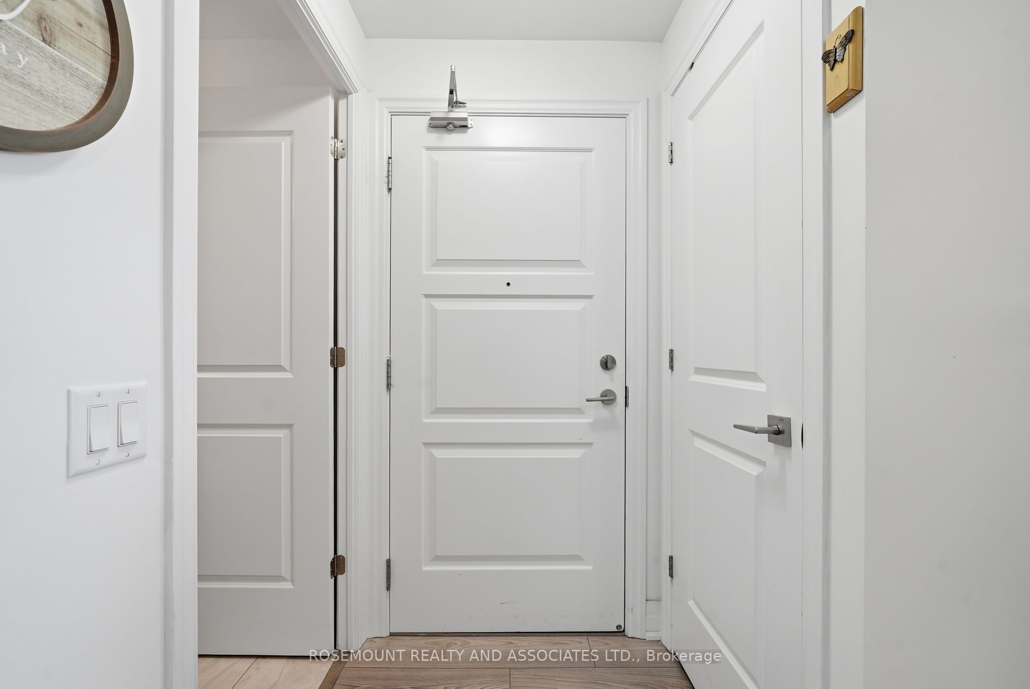 36 ELM Drive W 2105