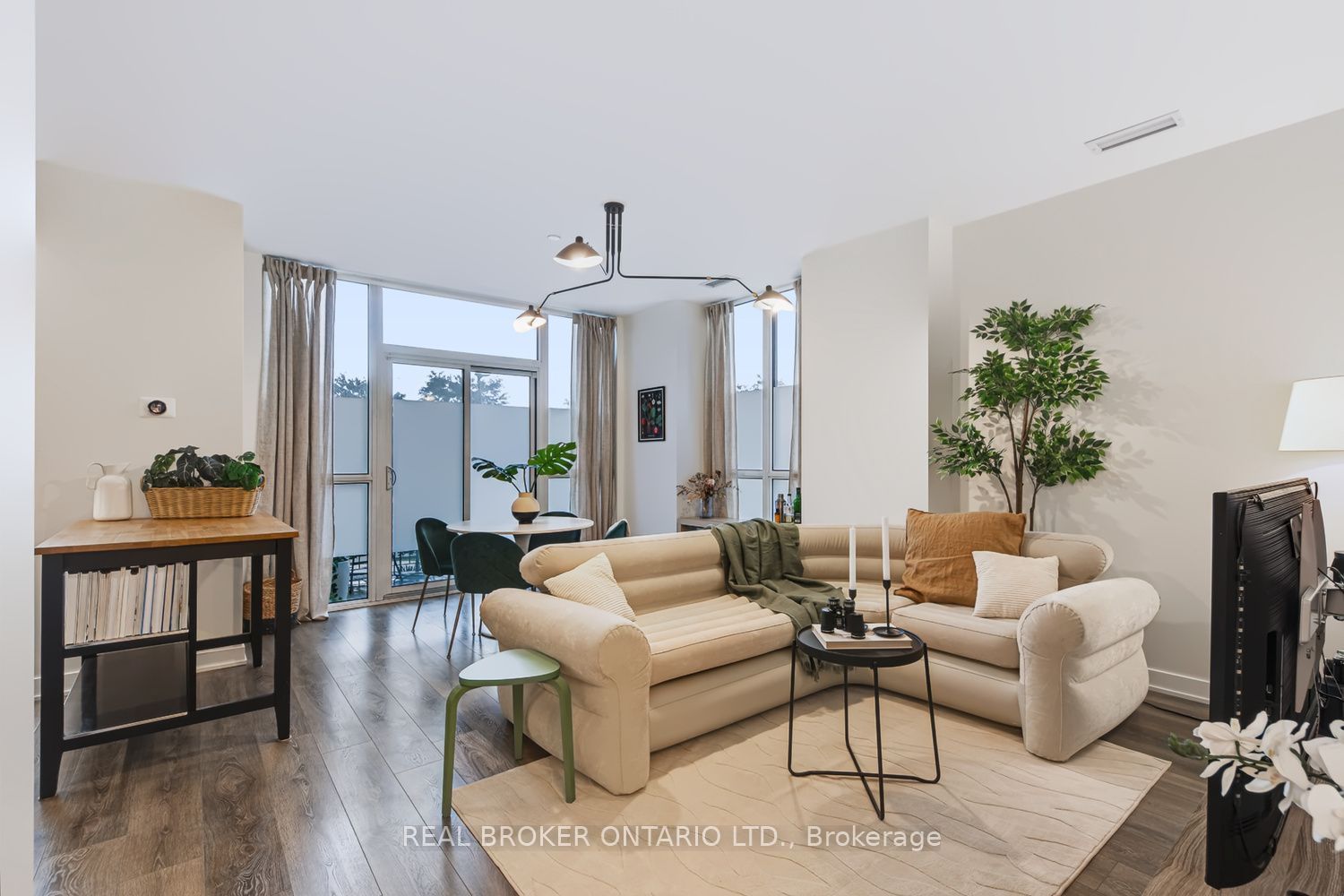 4633 Glen Erin Drive 108