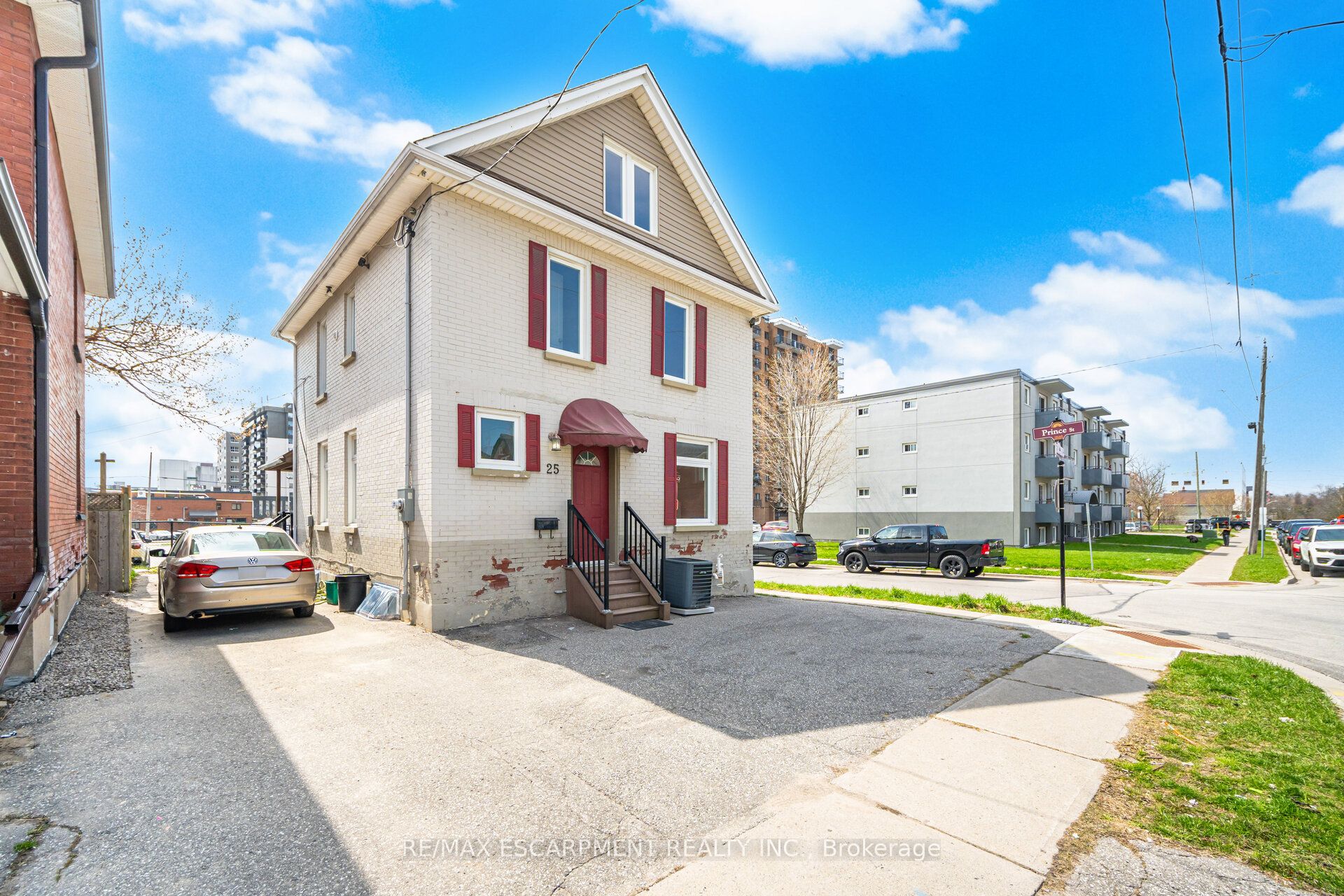 25 Colborne Street W