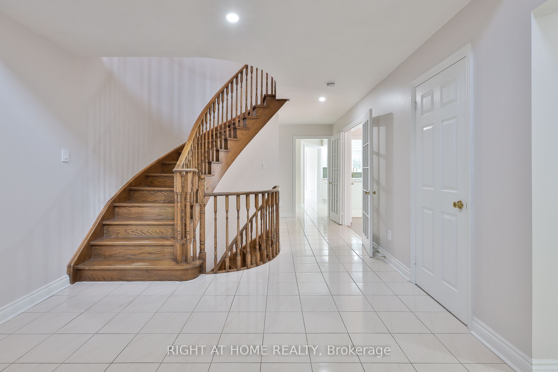 560 Chagall Court