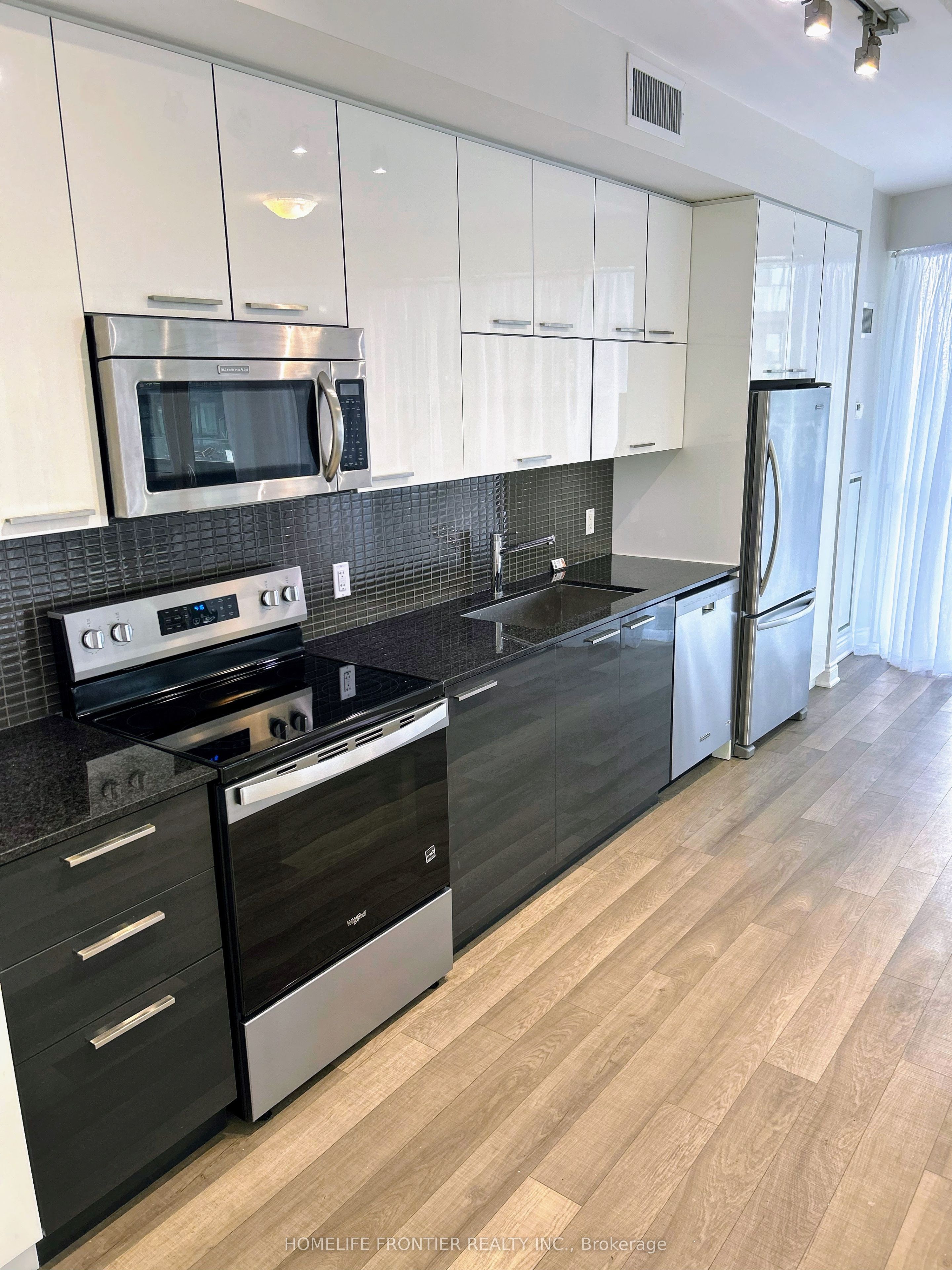 80 Marine Parade Drive SW 606