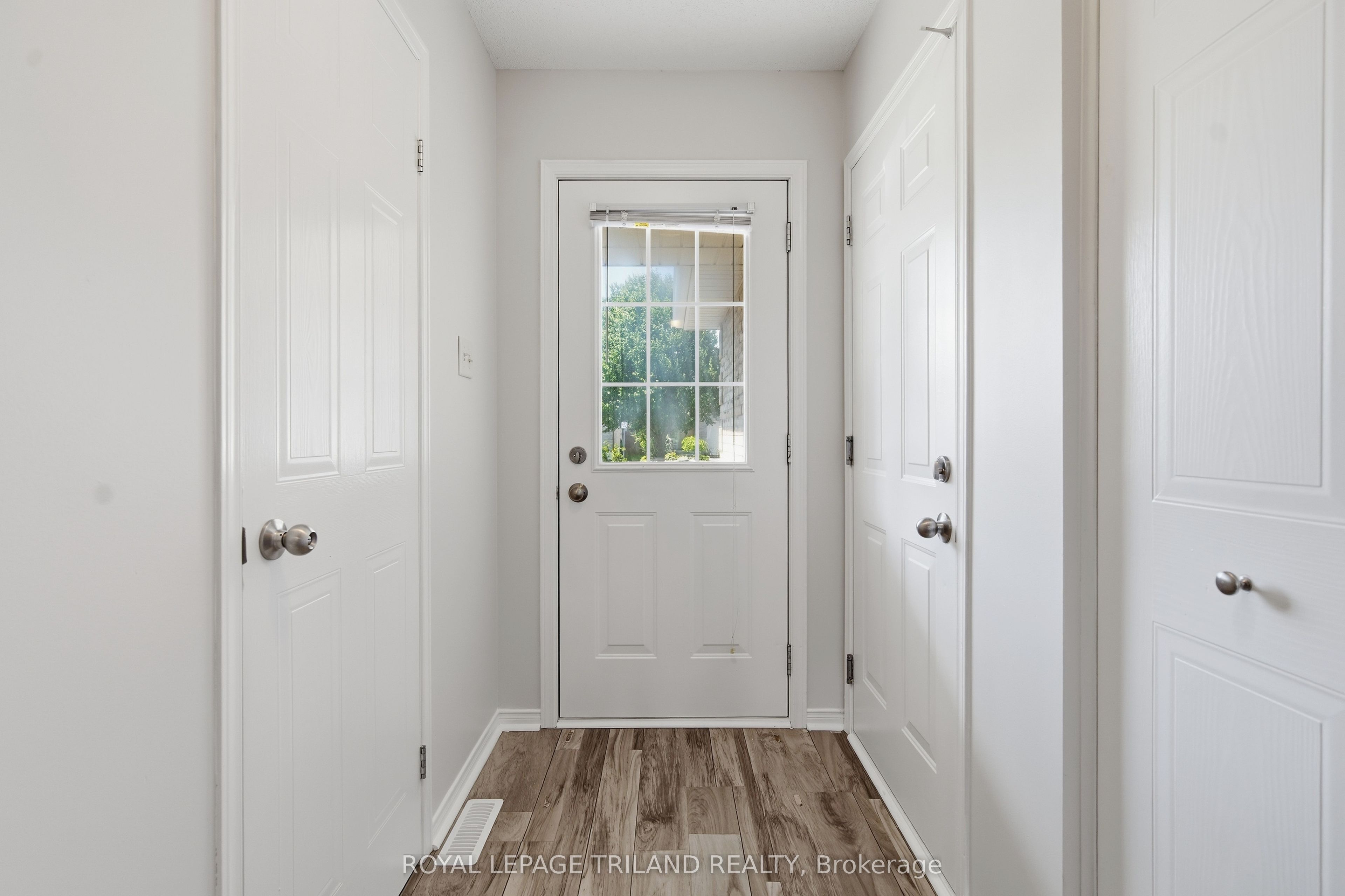 1942 Bloom Crescent