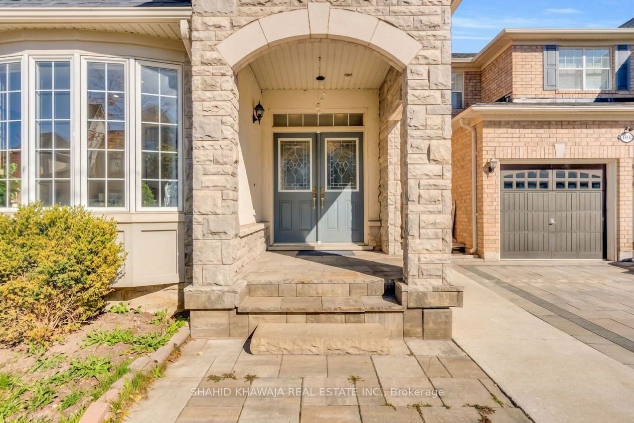 1493 Marshall Crescent