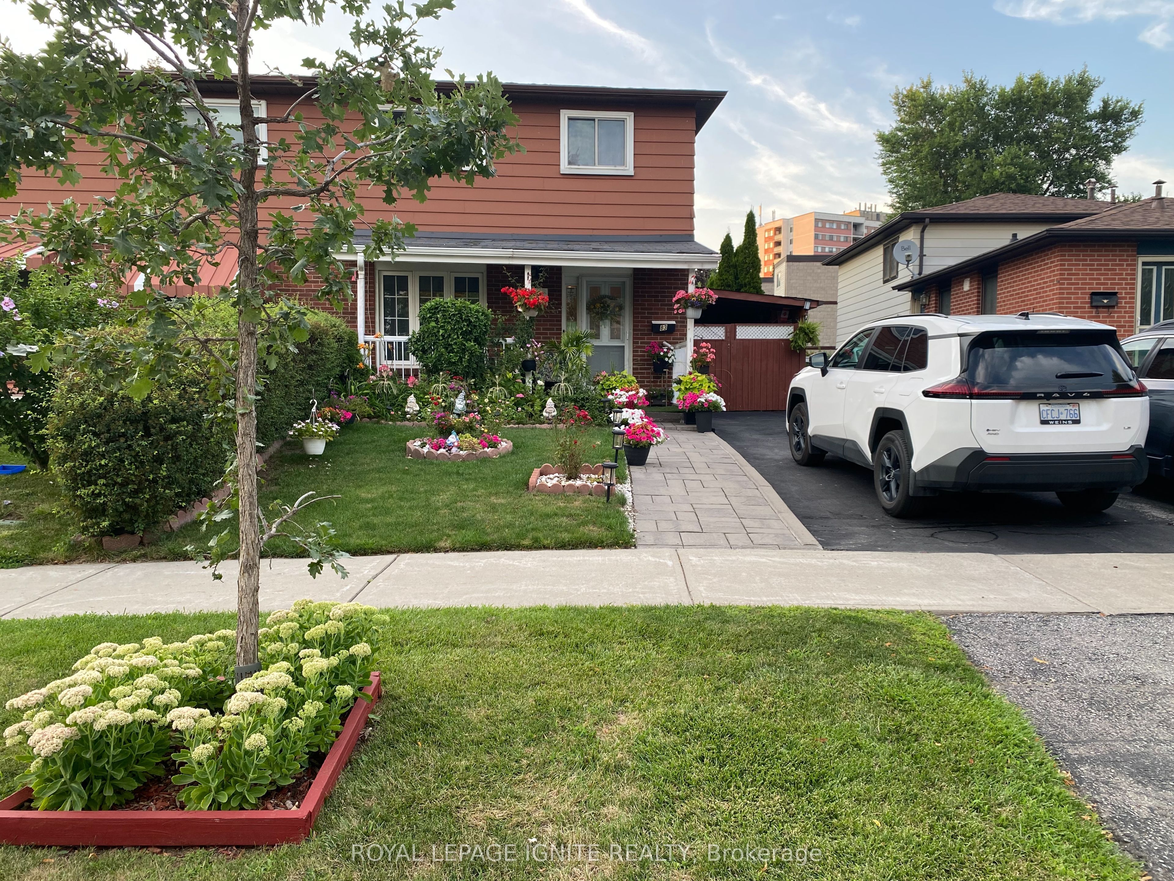 83 Coxworth Crescent