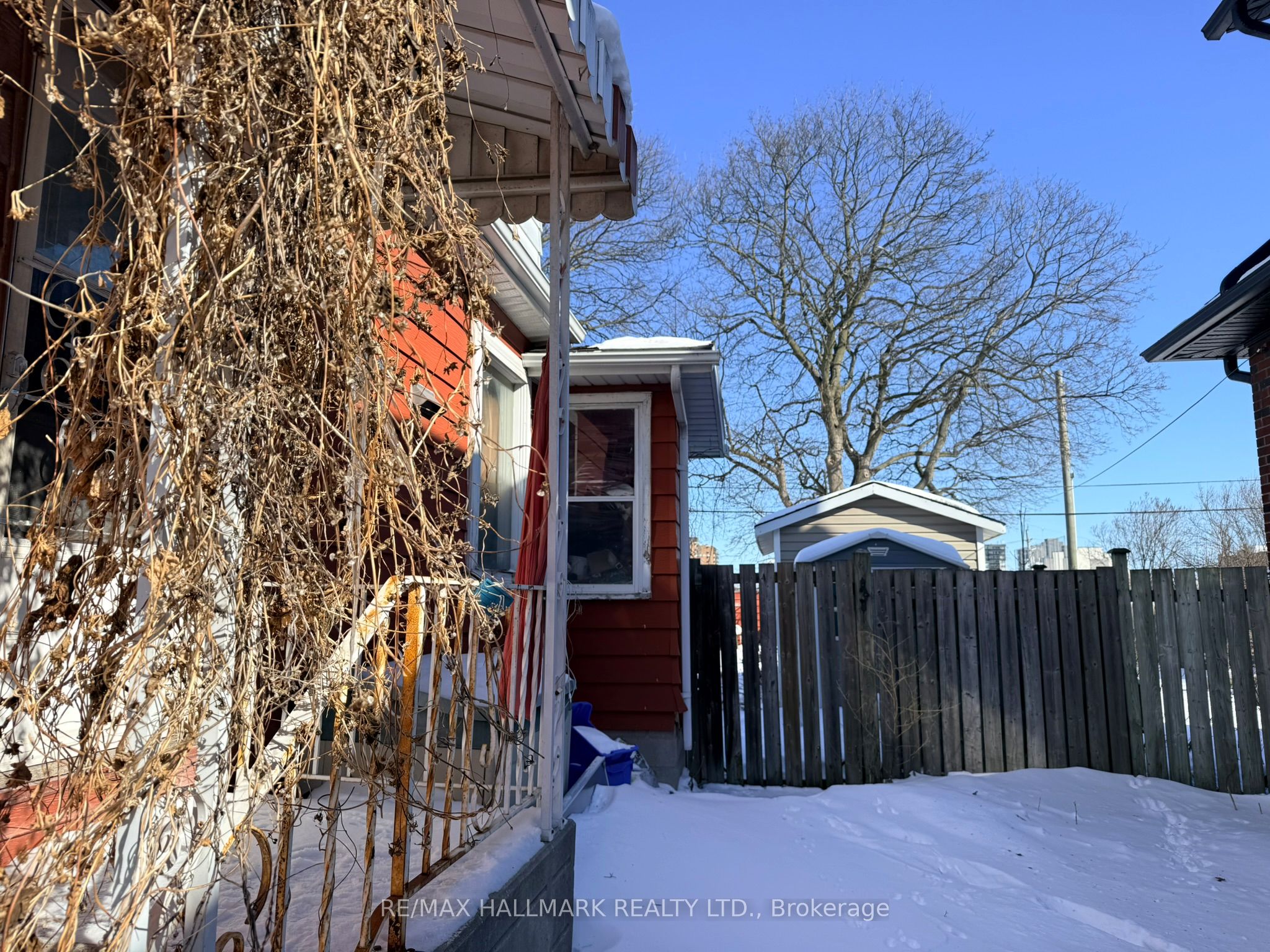 87 Gladstone Avenue