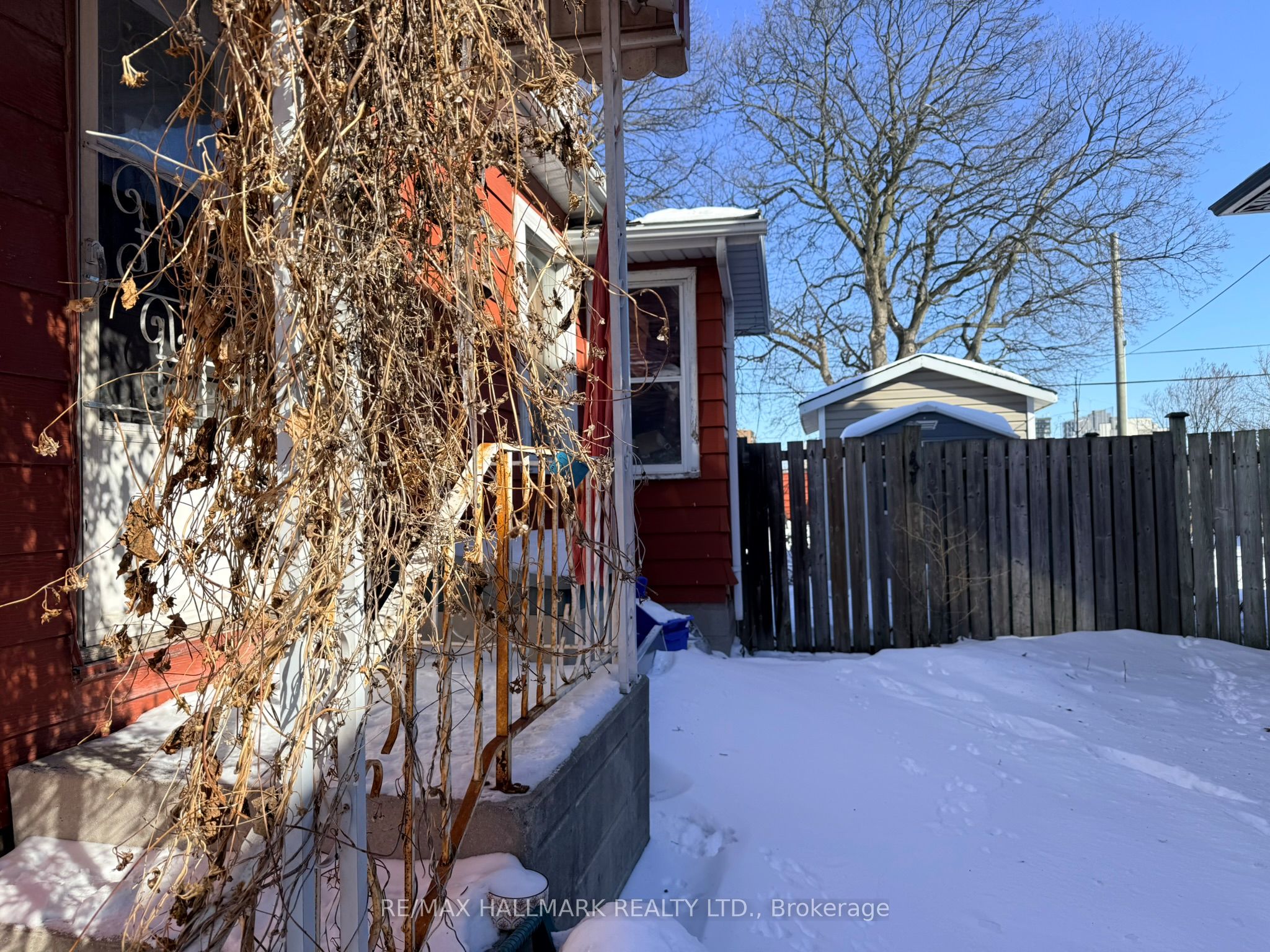 87 Gladstone Avenue