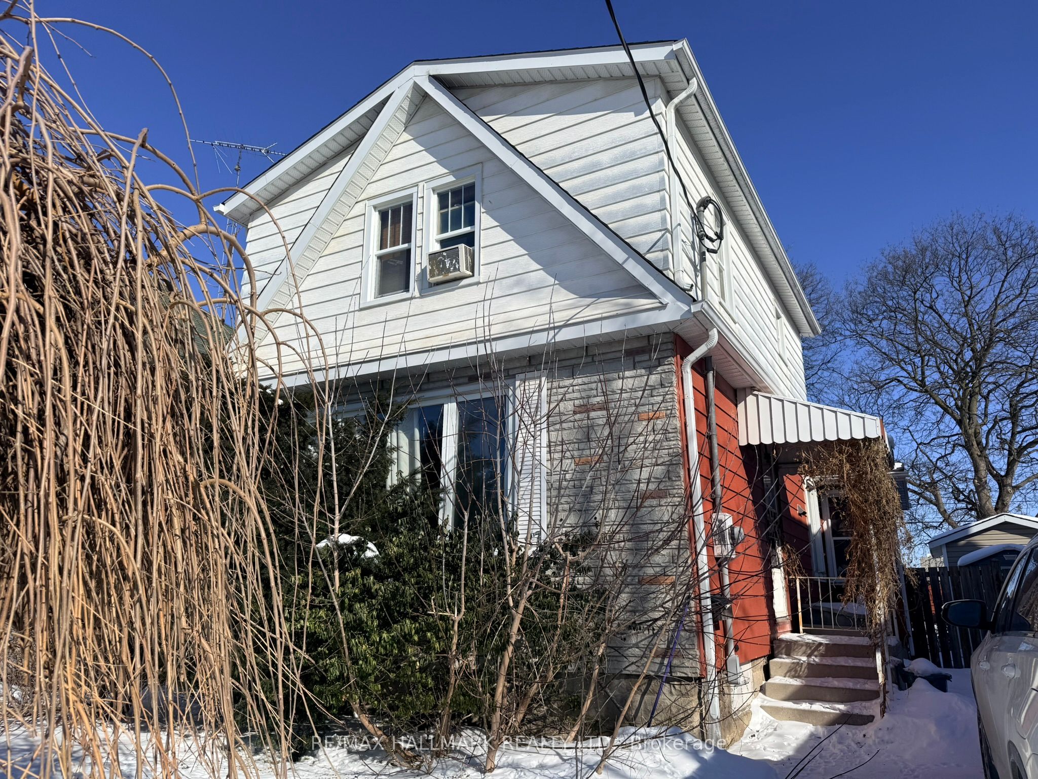 87 Gladstone Avenue