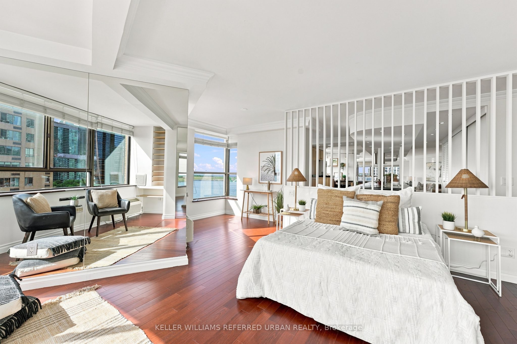 270 Queens Quay W 1201/02