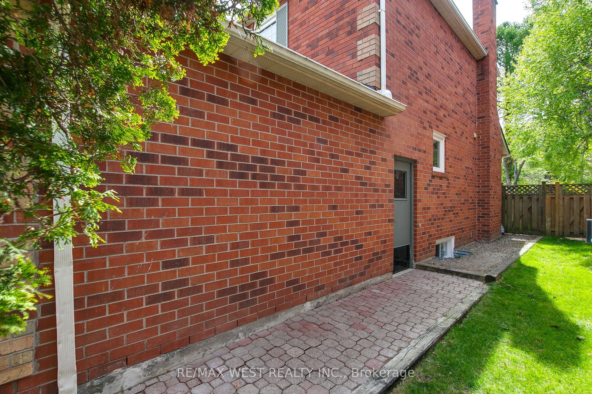 930 Maramis Court