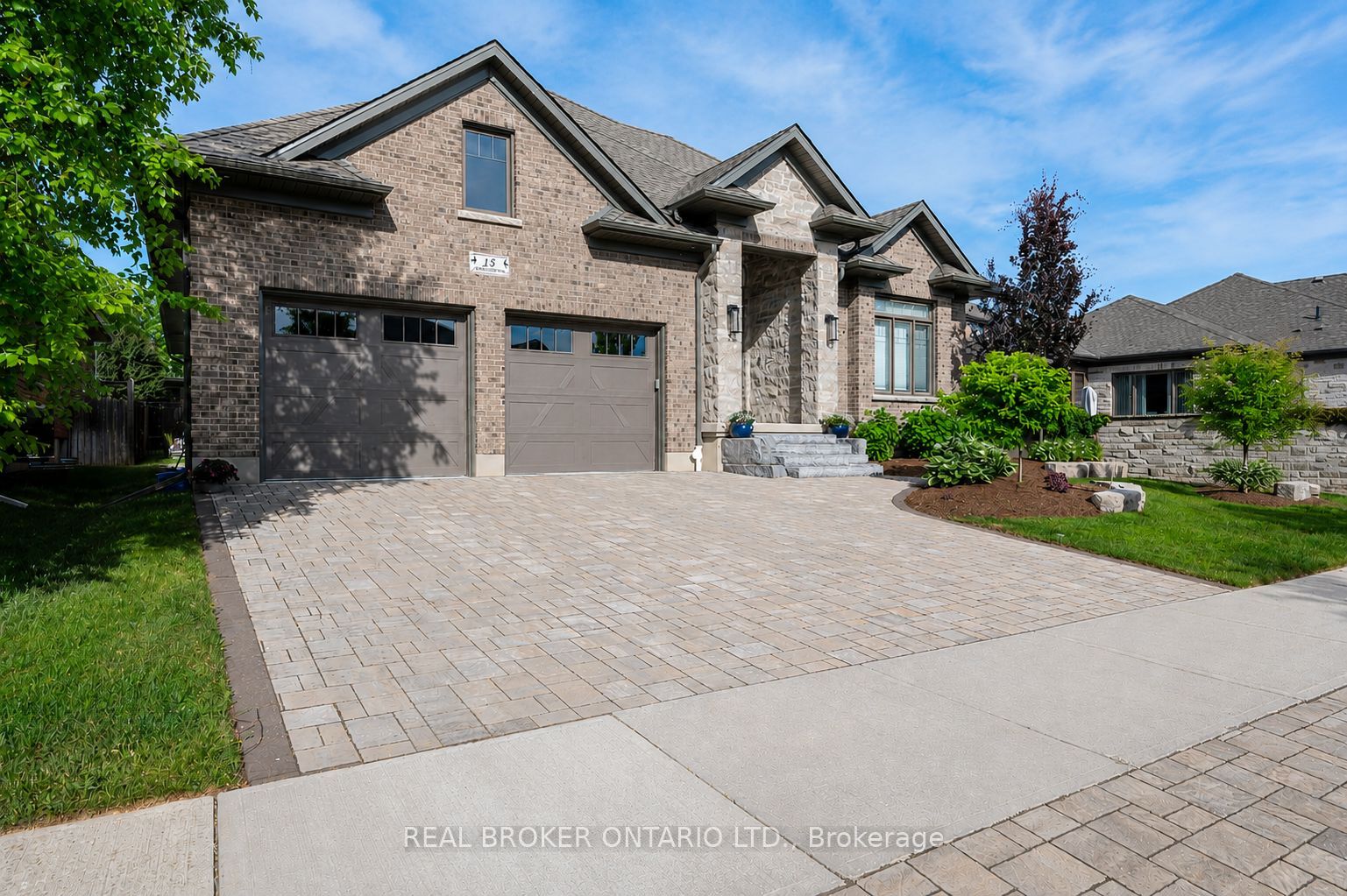 15 LANGTON Drive
