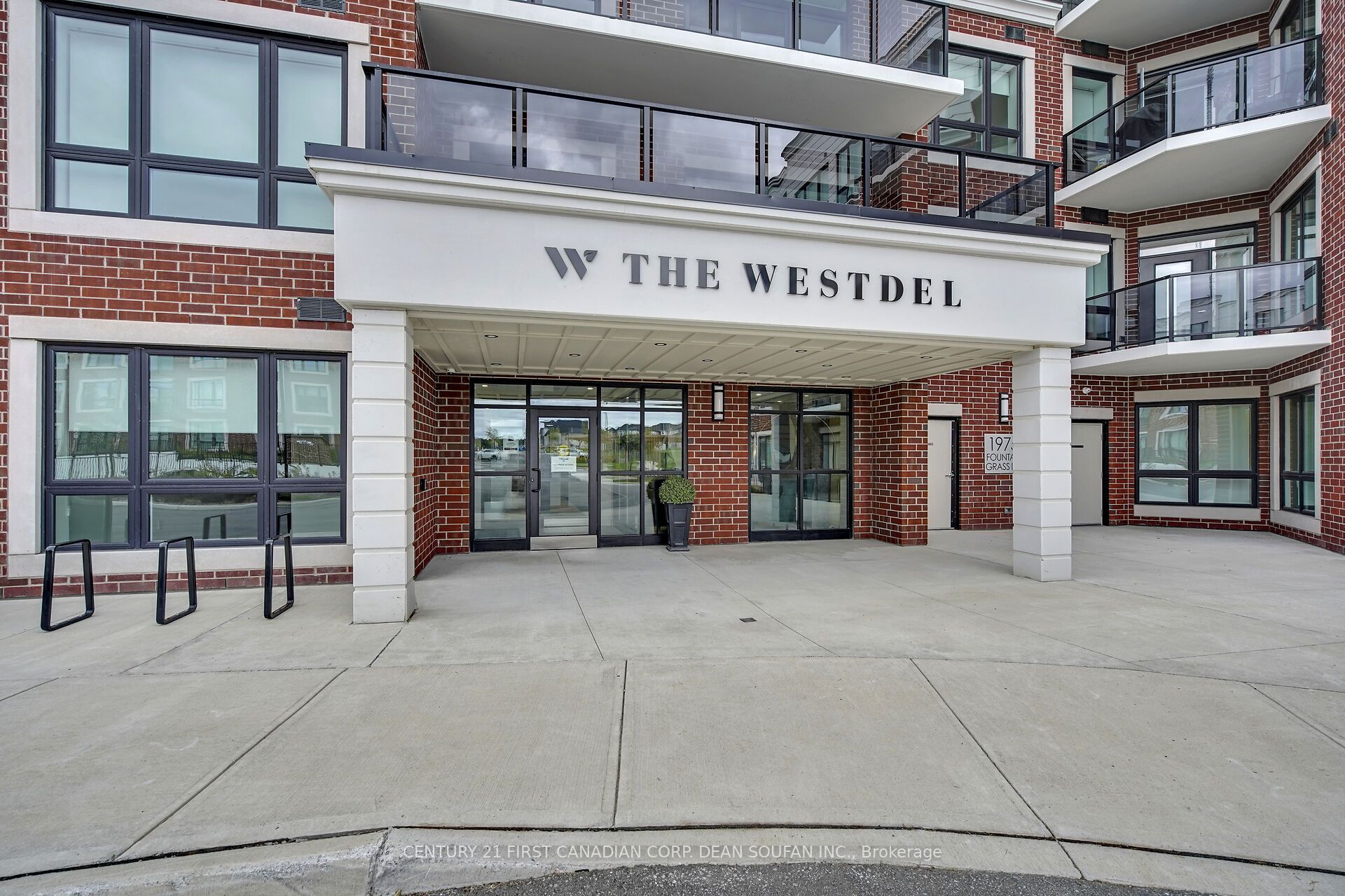 1975 FOUNTAIN GRASS Drive 201