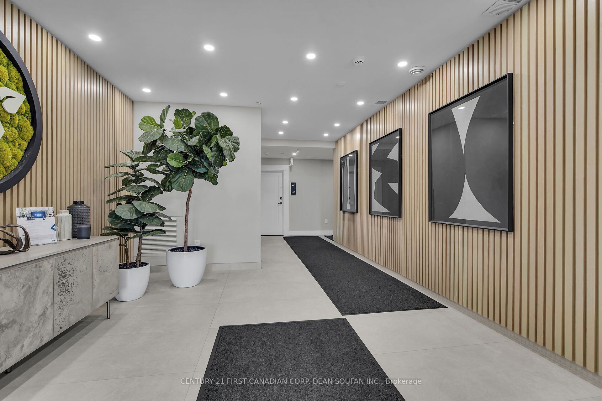 1975 FOUNTAIN GRASS Drive 201