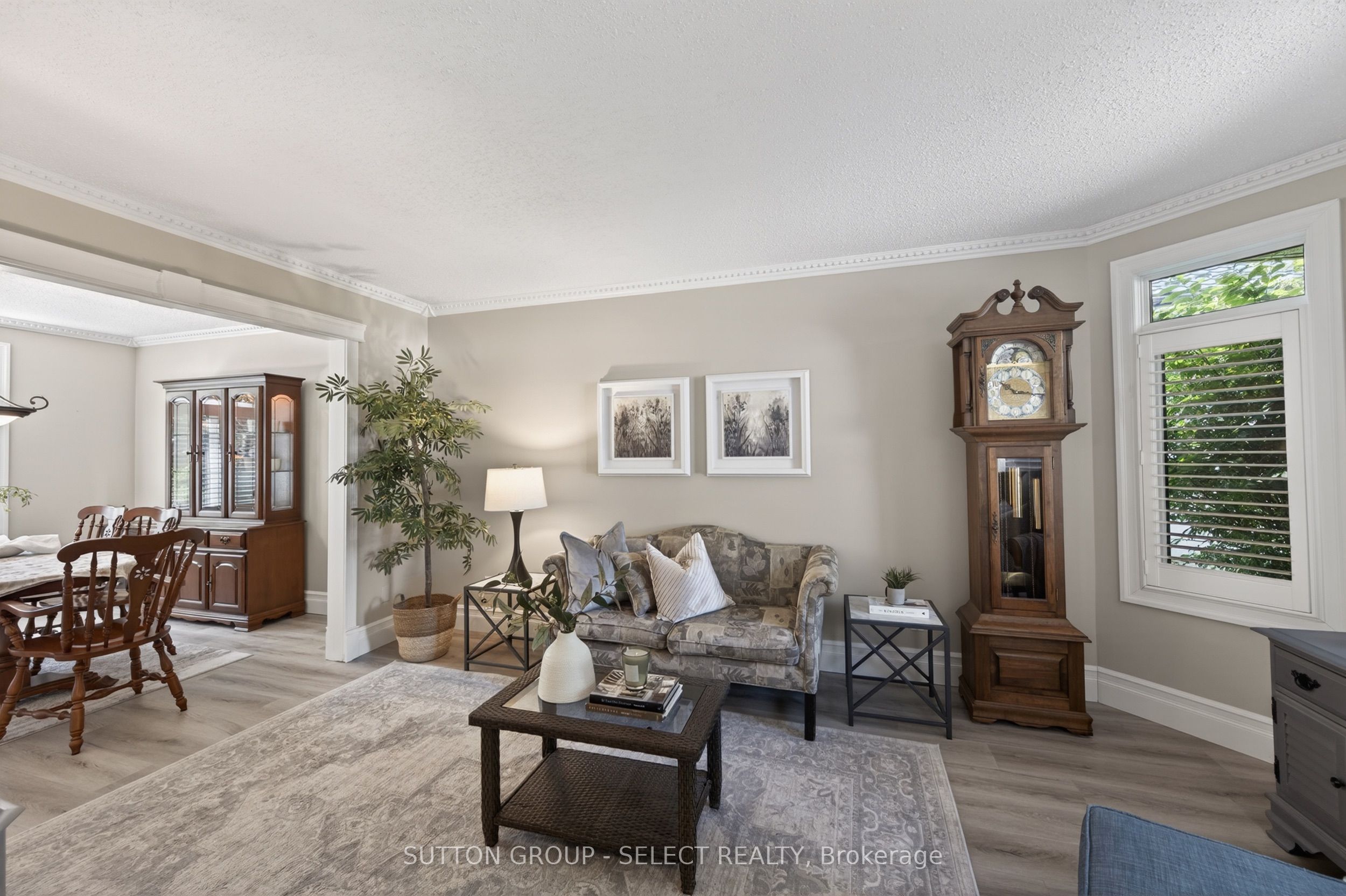 12 Banting Crescent