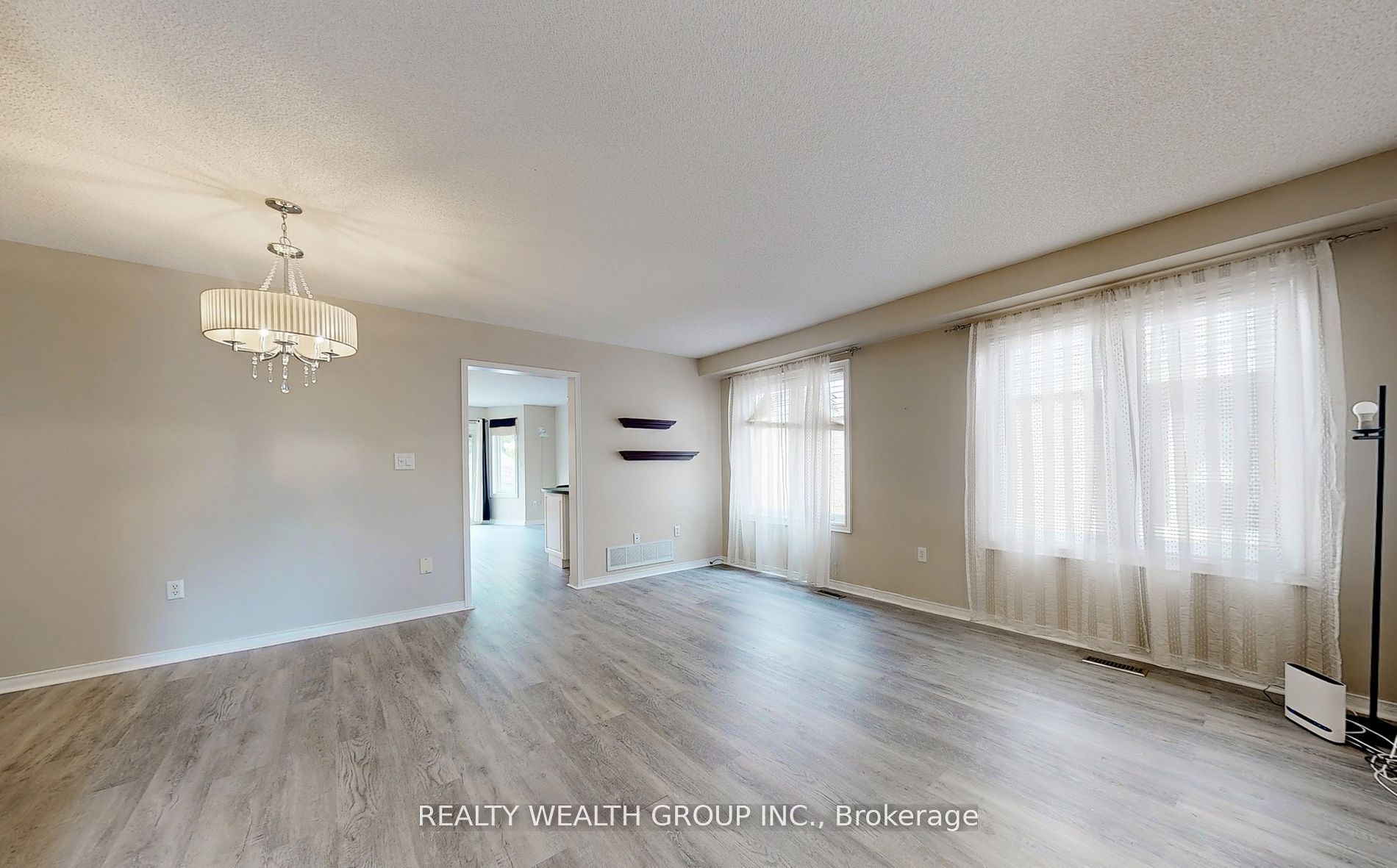 11 Birchcliffe Drive